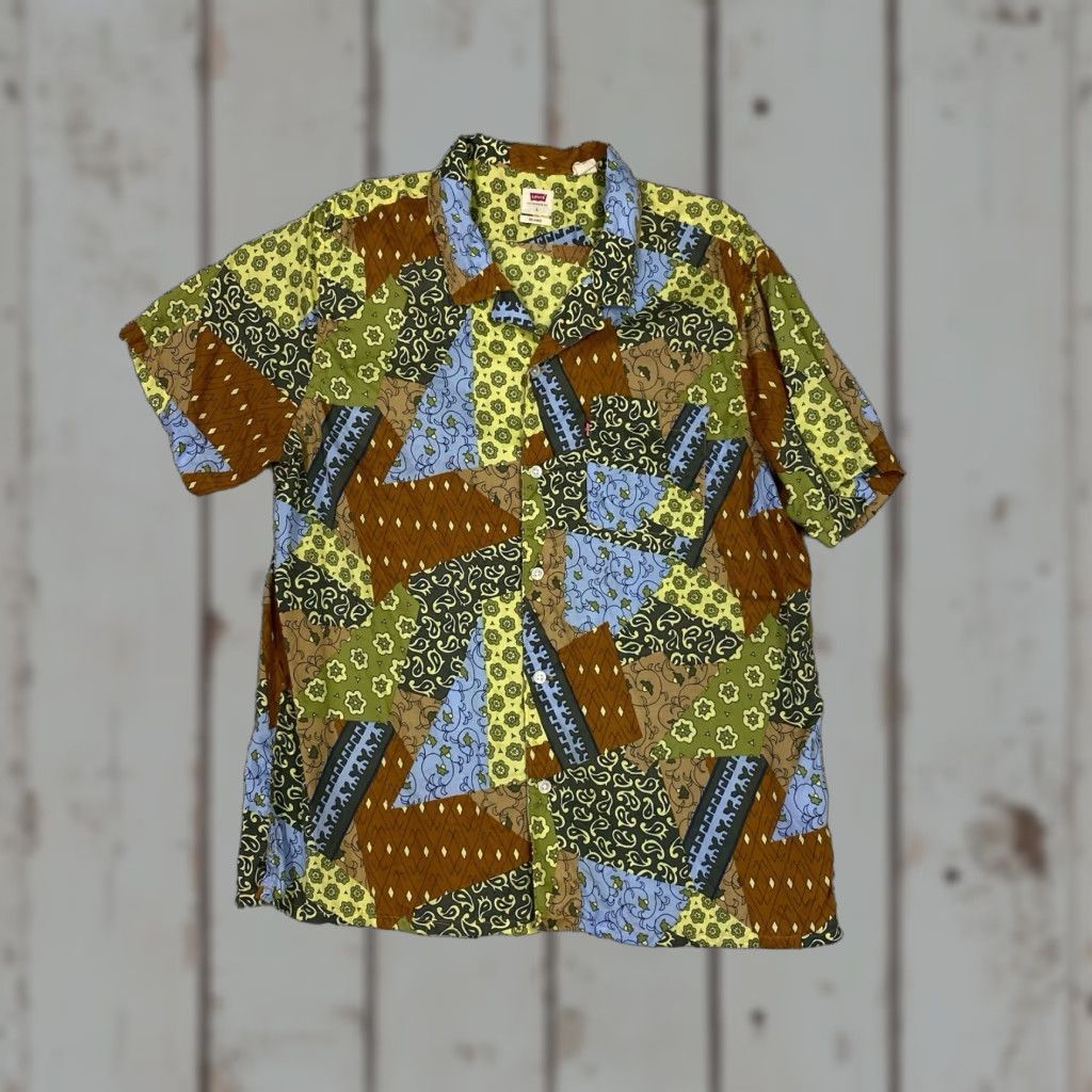 Levi's Levi's Lyocell Shirt Mens Large Button-Up Casual Green Blue Graphic Print Short Sleeve Relaxed Fit Size US L / EU 52-54 / 3 - 1 Thumbnail