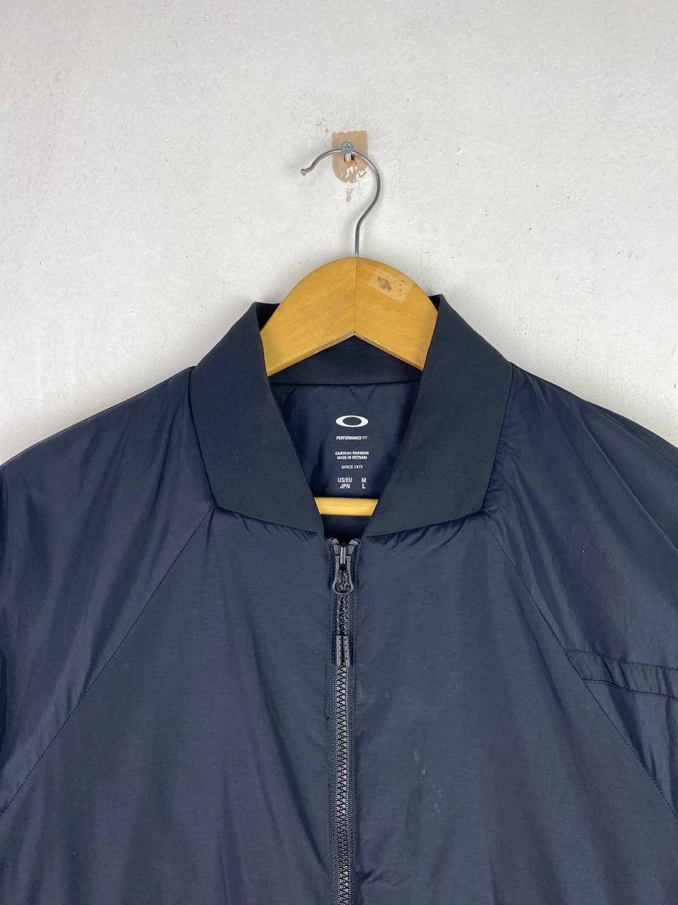 Oakley oakley nylon bomber jacket very nice design distressed Size US M / EU 48-50 / 2 - 2 Thumbnail