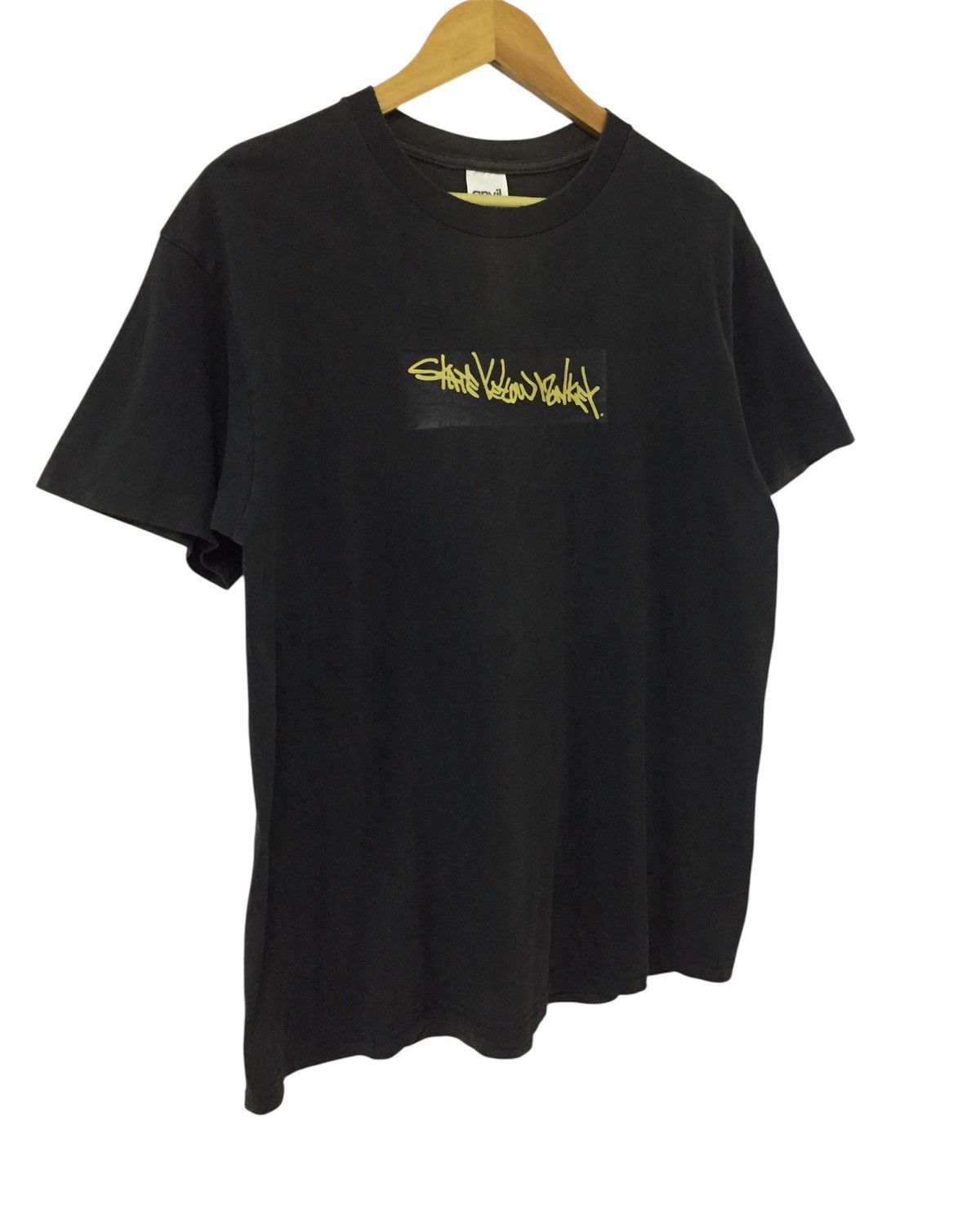 Anvil VINTAGE 90s SKATE YELLOW MONKEY WORDING SKATEBOARD TSHIRT Size US L / EU 52-54 / 3 - 2 Thumbnail