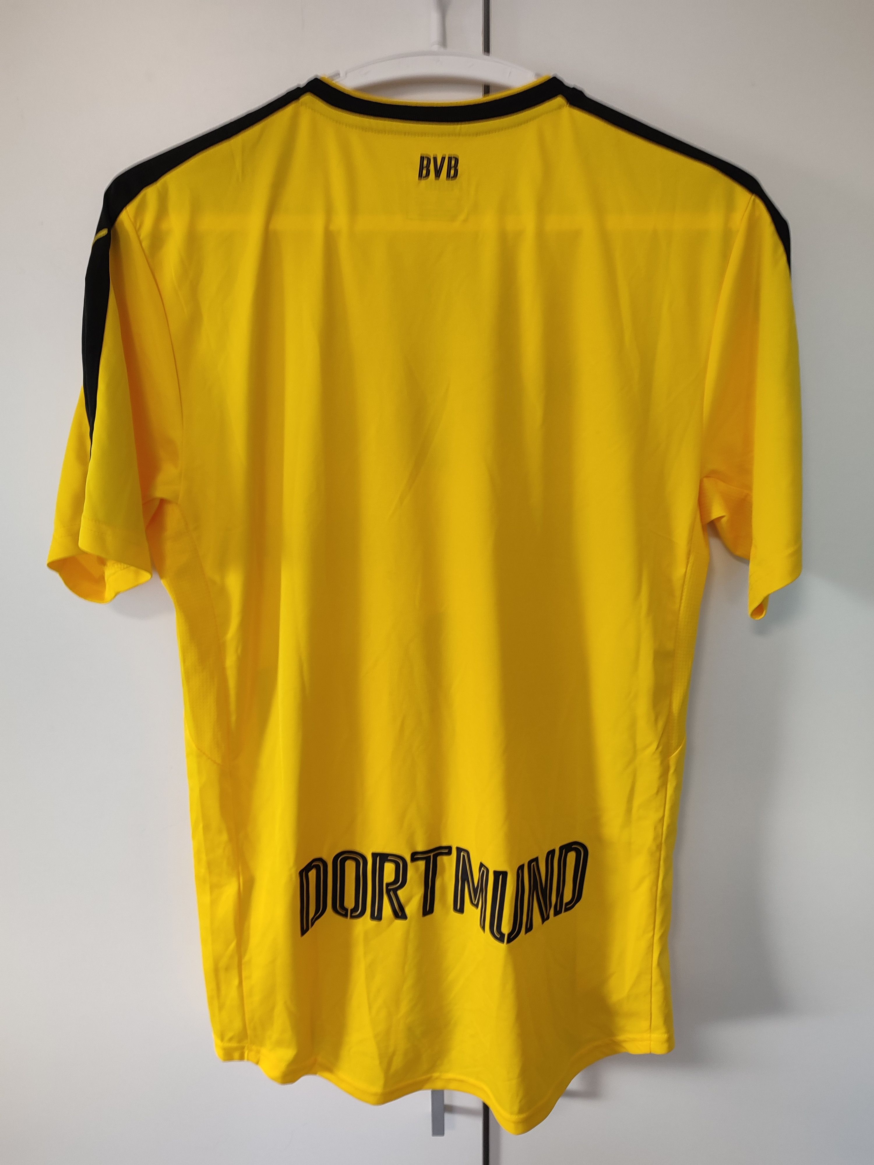 Puma Borussia Dortmund 2016-17 Home Football Shirt size S Size US S / EU 44-46 / 1 - 13 Thumbnail