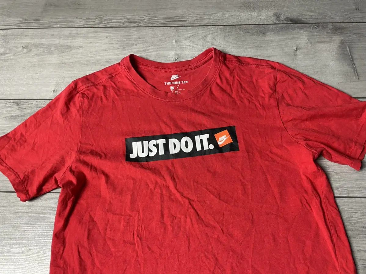 Nike Nike T-shirt sportswear big logo just do it size Medium Size US M / EU 48-50 / 2 - 3 Thumbnail