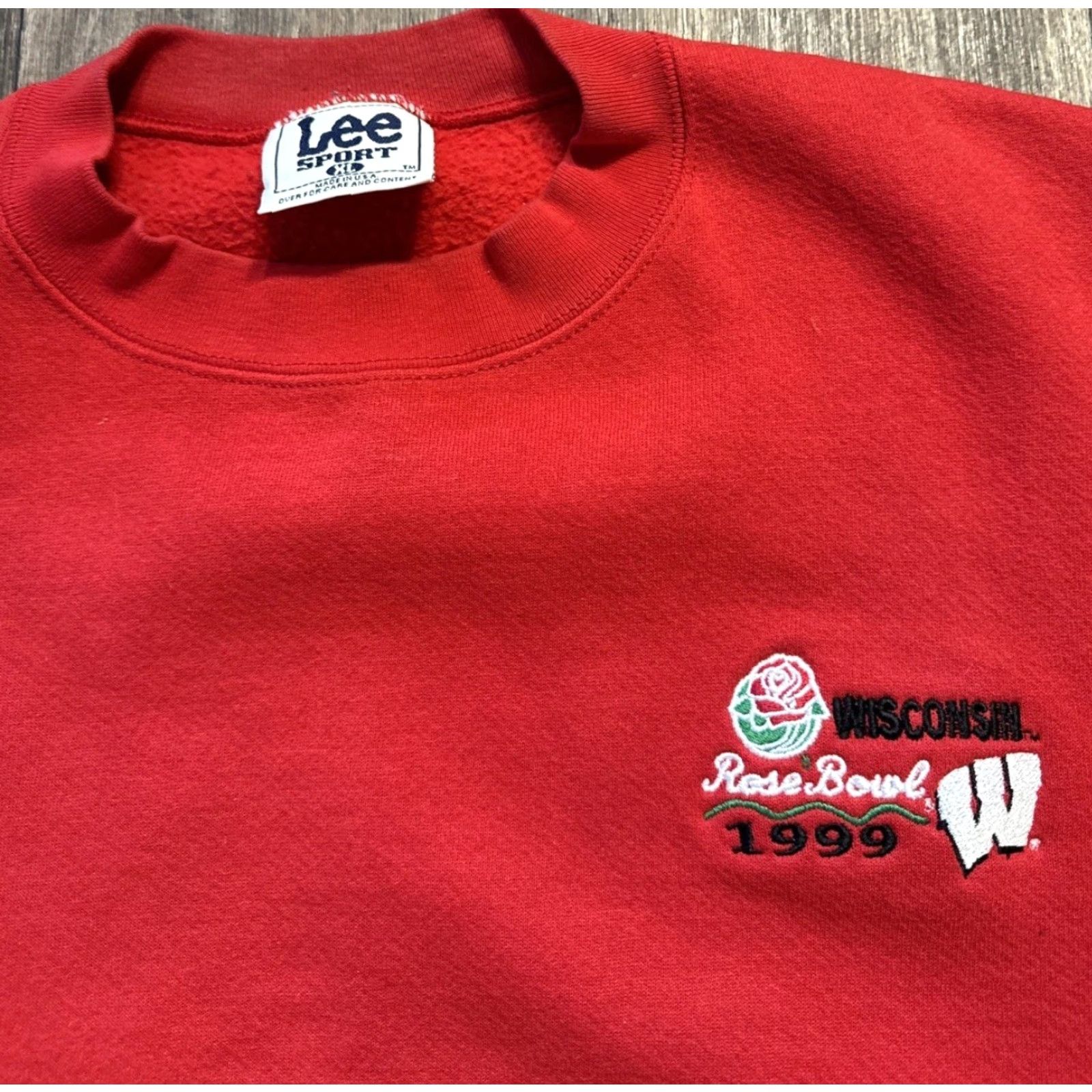 Vintage VTG 1999 Rose Bowl Wisconsin Badgers Football Crewneck Sweatshirt Short Sleeve Lee Sport XL Red Men Pullover University Football Vintage Size US XL / EU 56 / 4 - 3 Thumbnail