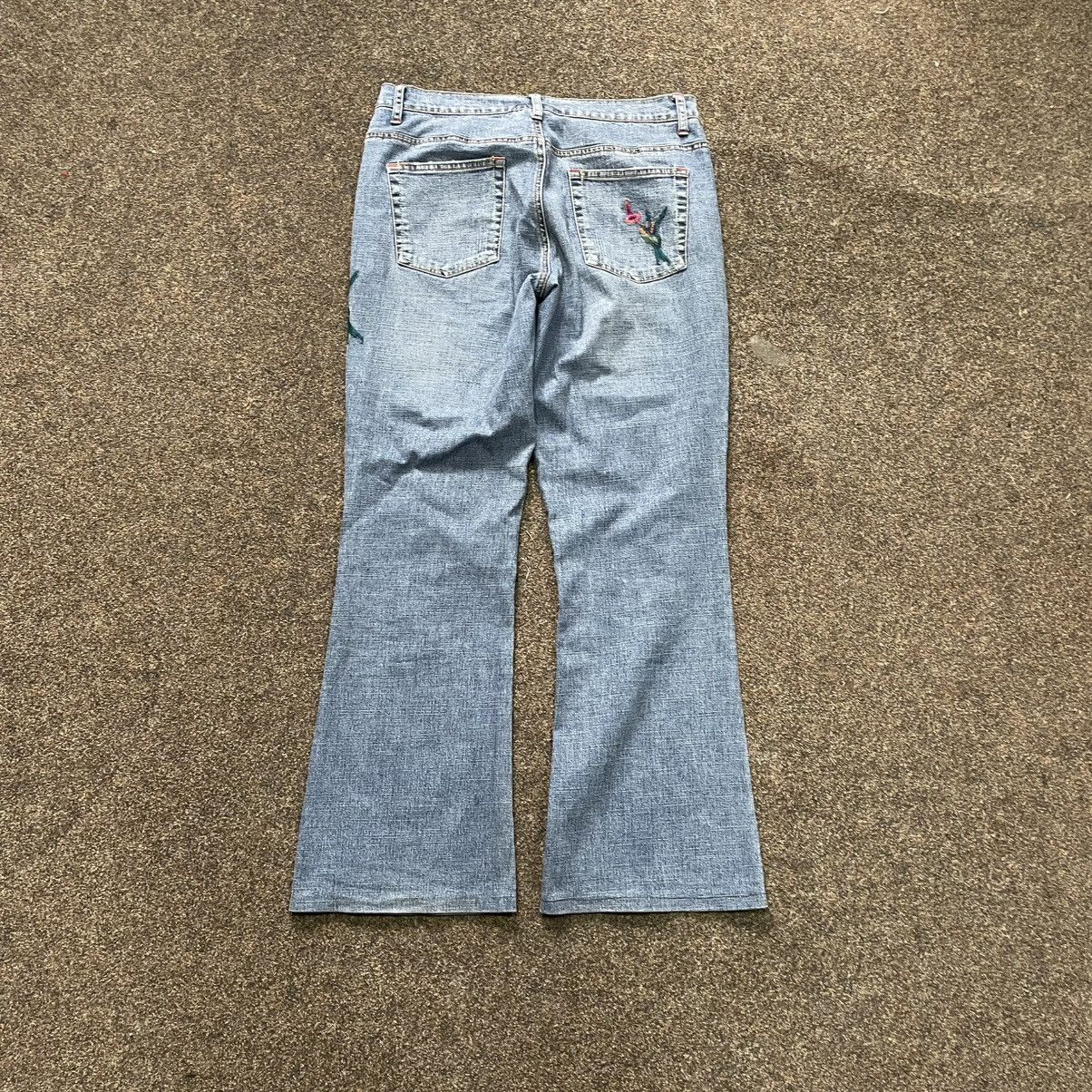 Vintage Vintage Y2K Flared Jeans Distressed Embroidered Floral Skate Size 34" / US 12 / IT 48 - 2 Thumbnail