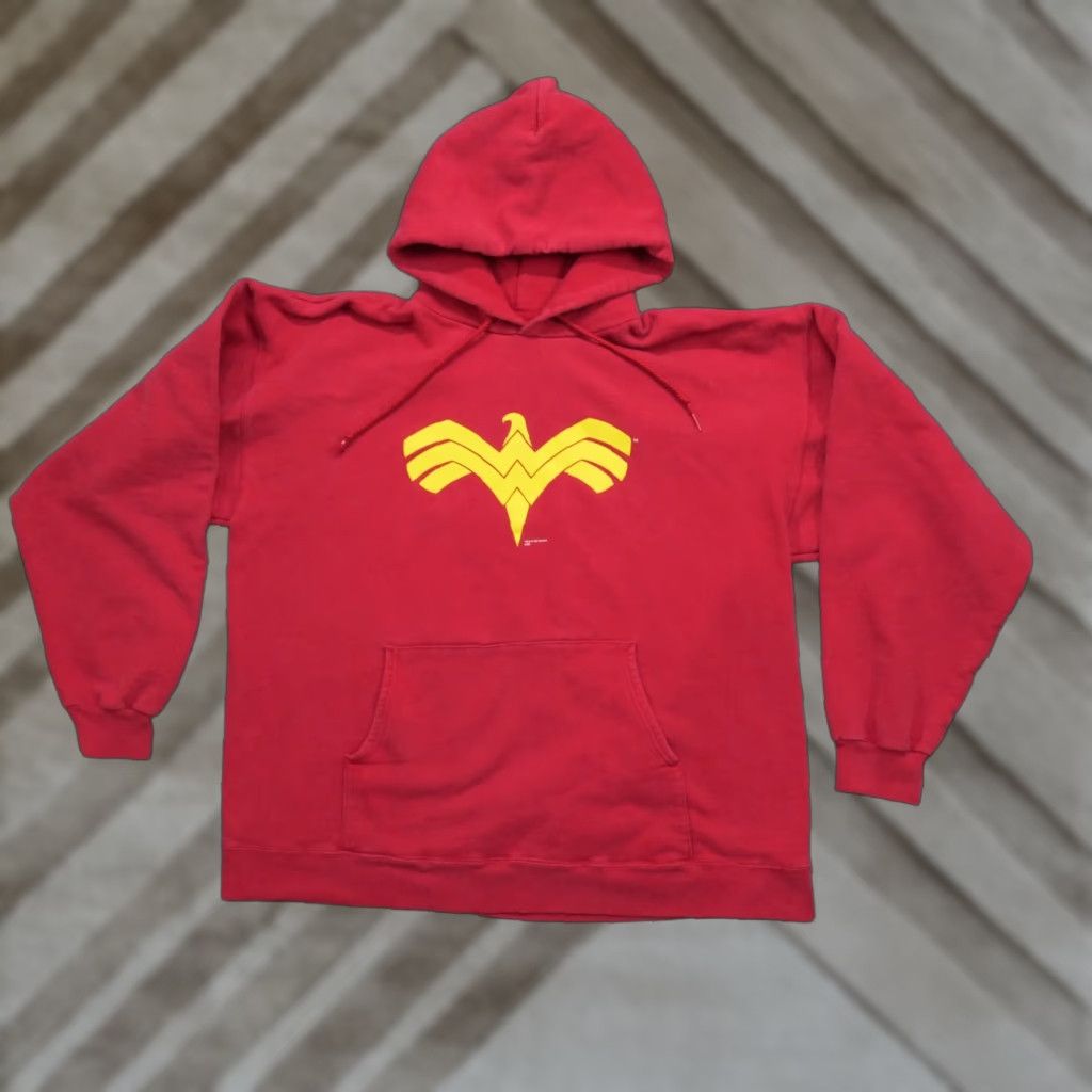 DC Comics VINTAGE Wonder Woman Hoodie Mens Large Red Pullover DC Comics Y2K Size US L / EU 52-54 / 3 - 1 Thumbnail