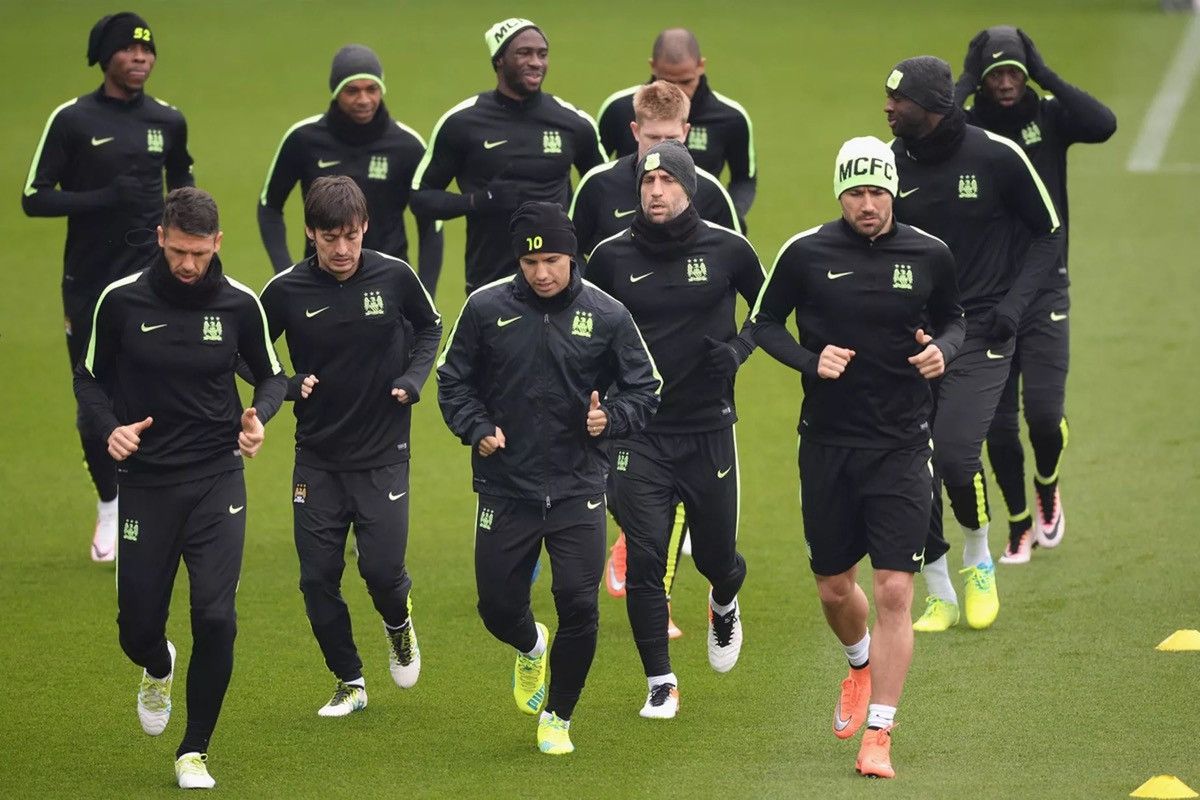 Nike Manchester City 2015-2016 Soccer Light Jacket Jersey Kit Size US S / EU 44-46 / 1 - 2 Thumbnail