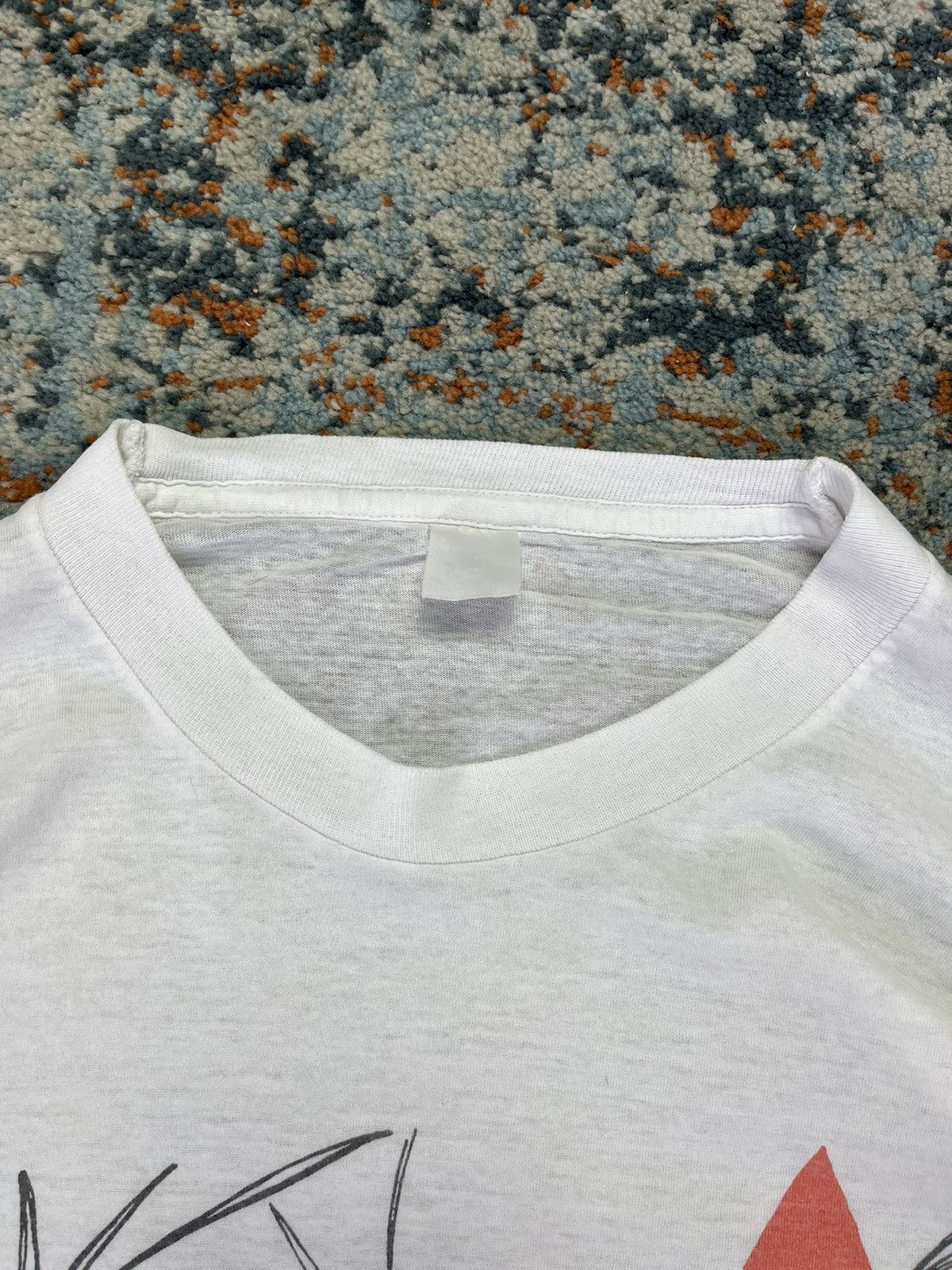 Other × Vintage Vintage 1989 Comic Relief paper thin graphic tee Size US XL / EU 56 / 4 - 7 Thumbnail