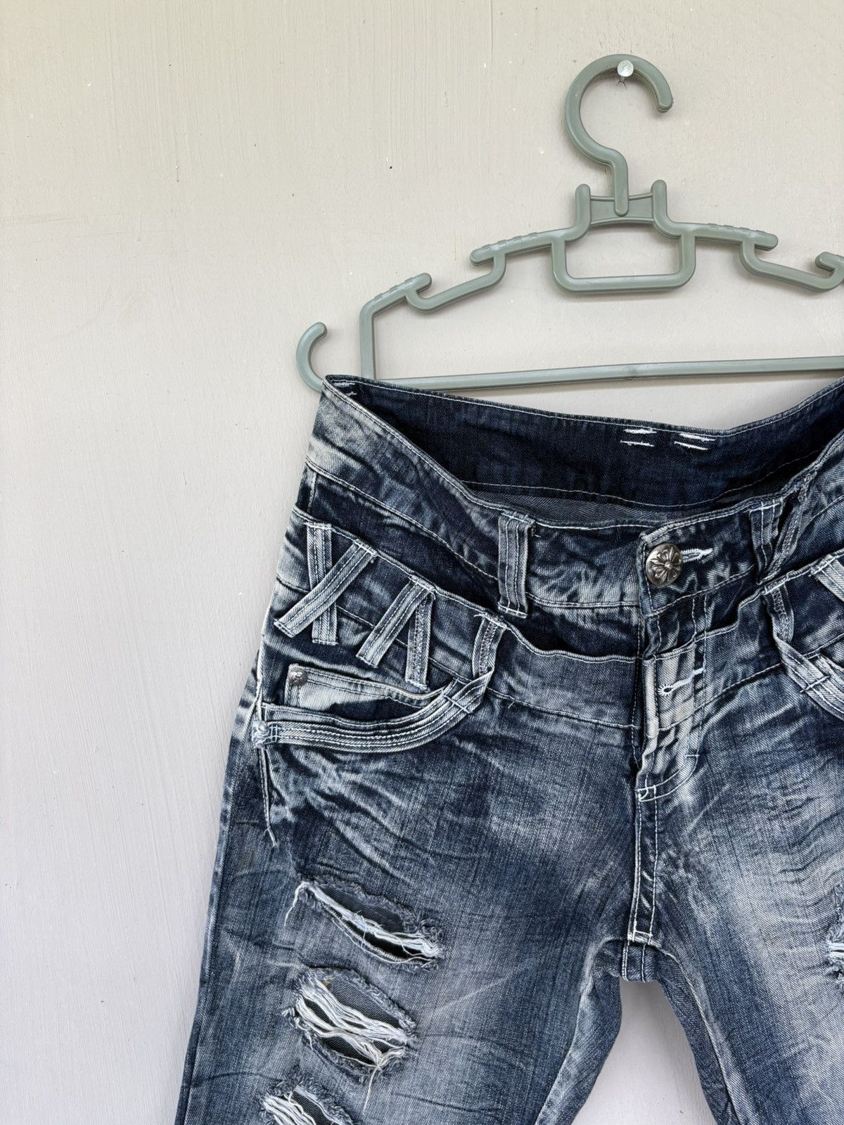 Japanese Brand Floral Cross Streetwear Double Waist Distressed Denim Size US 34 / EU 50 - 3 Thumbnail