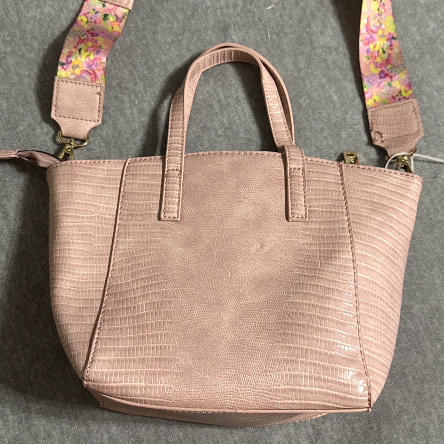 Betsey Johnson BETSEY JOHNSON Bag Siena Mini Crossbody Tote Pink XOSIENA Crossbody Women Mini Pink Bag Siena Tote Pre-owned Excellent Size ONE SIZE - 7 Thumbnail