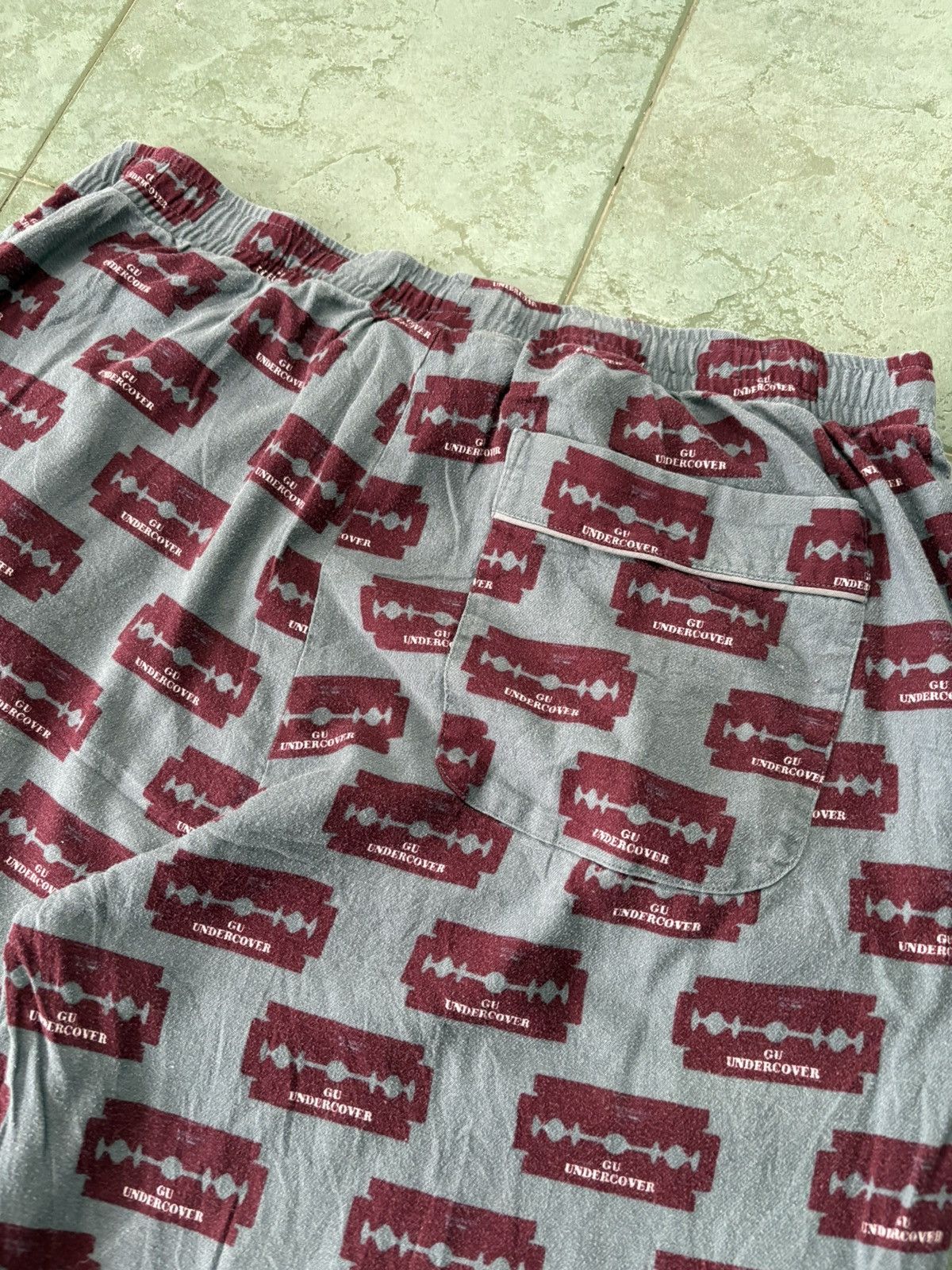 GU × Jun Takahashi × Undercover UNDERCOVER X GU FW21 Collection Release Pants Only Size US 34 / EU 50 - 2 Thumbnail