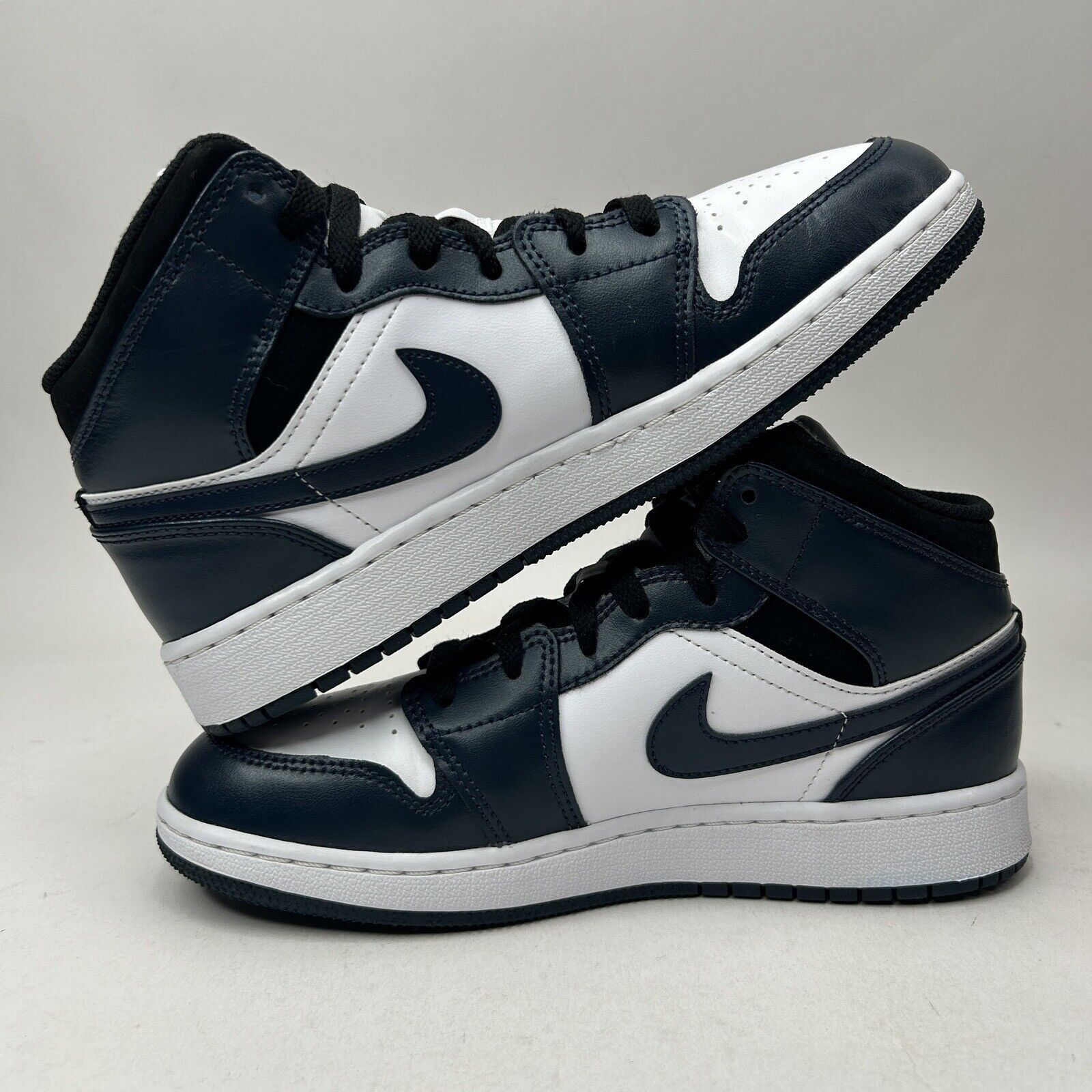 Nike Nike Air Jordan 1 Mid Retro GS “Armory Navy” 2023 Size US 7 / IT 37 - 3 Thumbnail