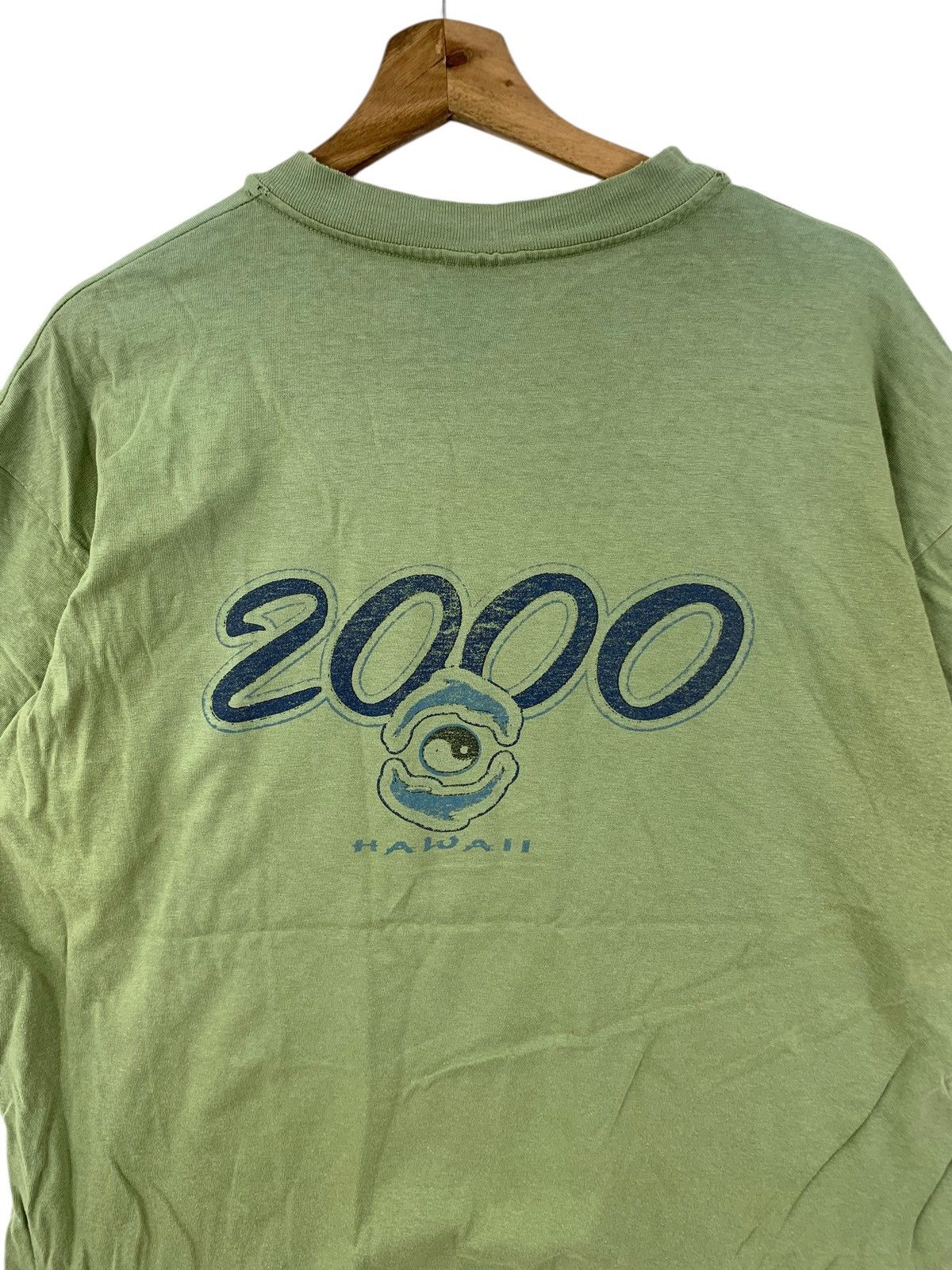 Hanes Vintage HANES HAWAII Y2K 2000 Celebration Thrashed Tee Shirt Size US XL / EU 56 / 4 - 7 Thumbnail