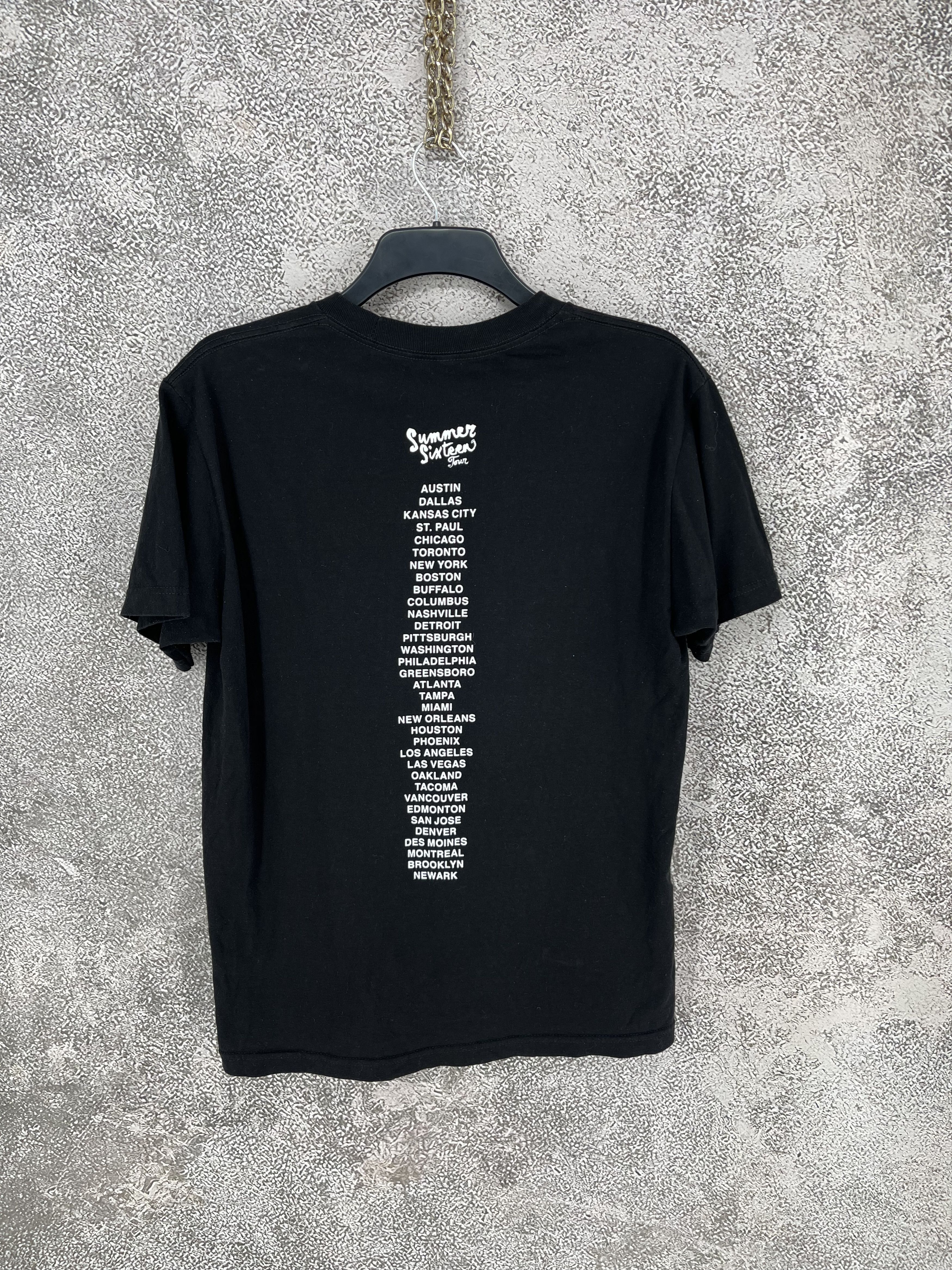 Vintage Vintage 2016 Summer Sixteen Tour Tee OVO Merch Size US M / EU 48-50 / 2 - 7 Thumbnail