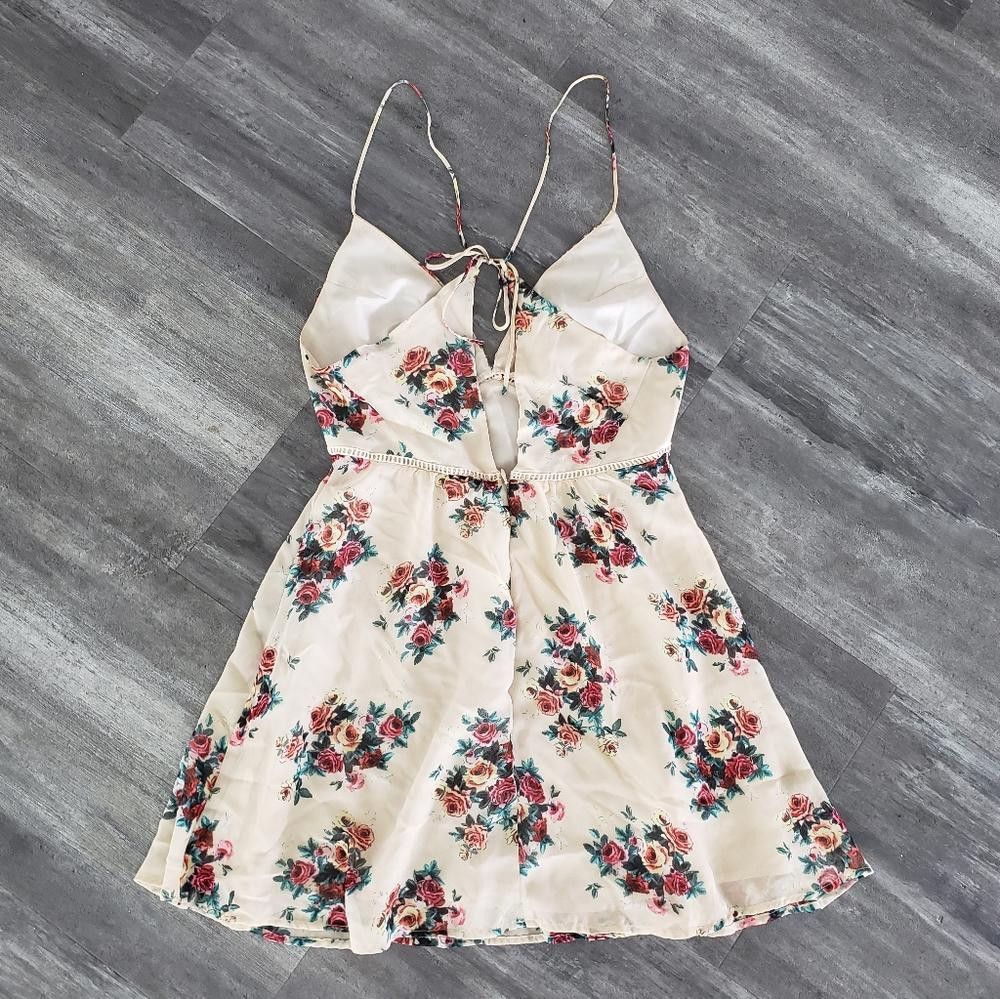 Designer Beige Floral 1AM Babydoll Flowy Mini Size M / US 6-8 / IT 42-44 - 2 Thumbnail