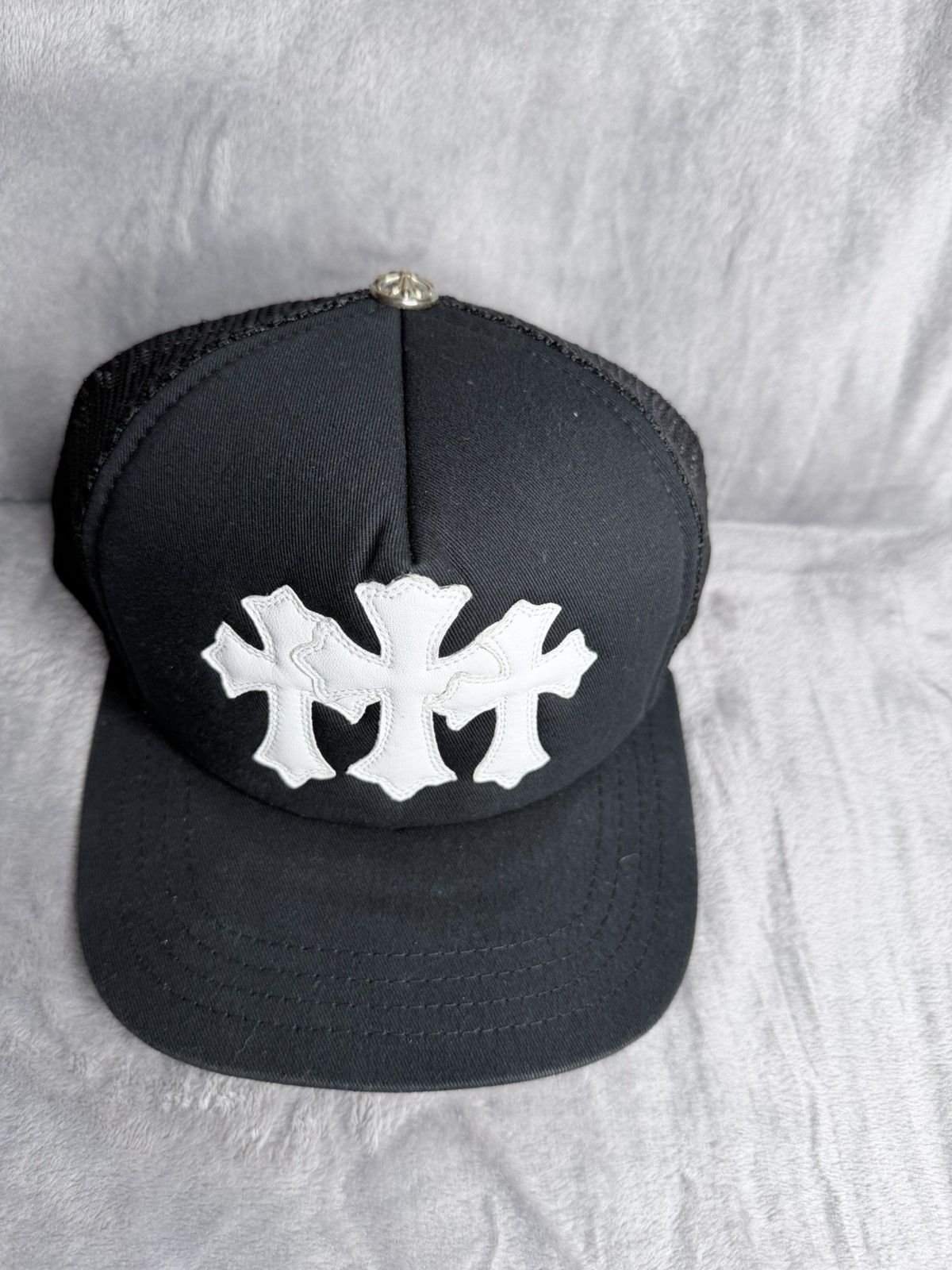 Chrome Hearts Chrome Hearts White Cemetery Cross Exclusive Trucker Hat Size ONE SIZE - 2 Thumbnail