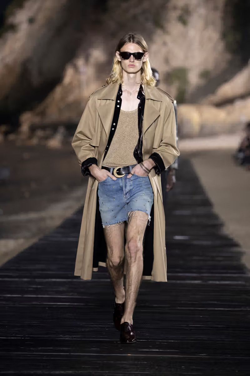 Anthony Vaccarello × Saint Laurent Paris Saint Laurent SS20 Studded Denim Shorts Arizona Light Blue Size US 31 - 10 Thumbnail