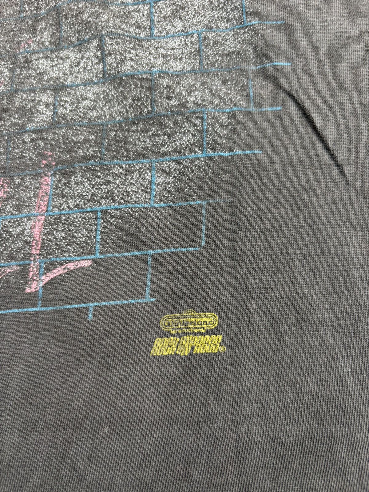 Vintage Vintage distress thrashed pink floyd the wall winterland 90s Size US XL / EU 56 / 4 - 5 Thumbnail