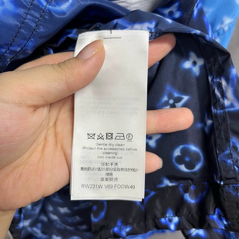 Louis Vuitton Louis Vuitton Blue Logo Full Hooded Jacket Size XXS / US 00 / IT 34 - 4 Thumbnail