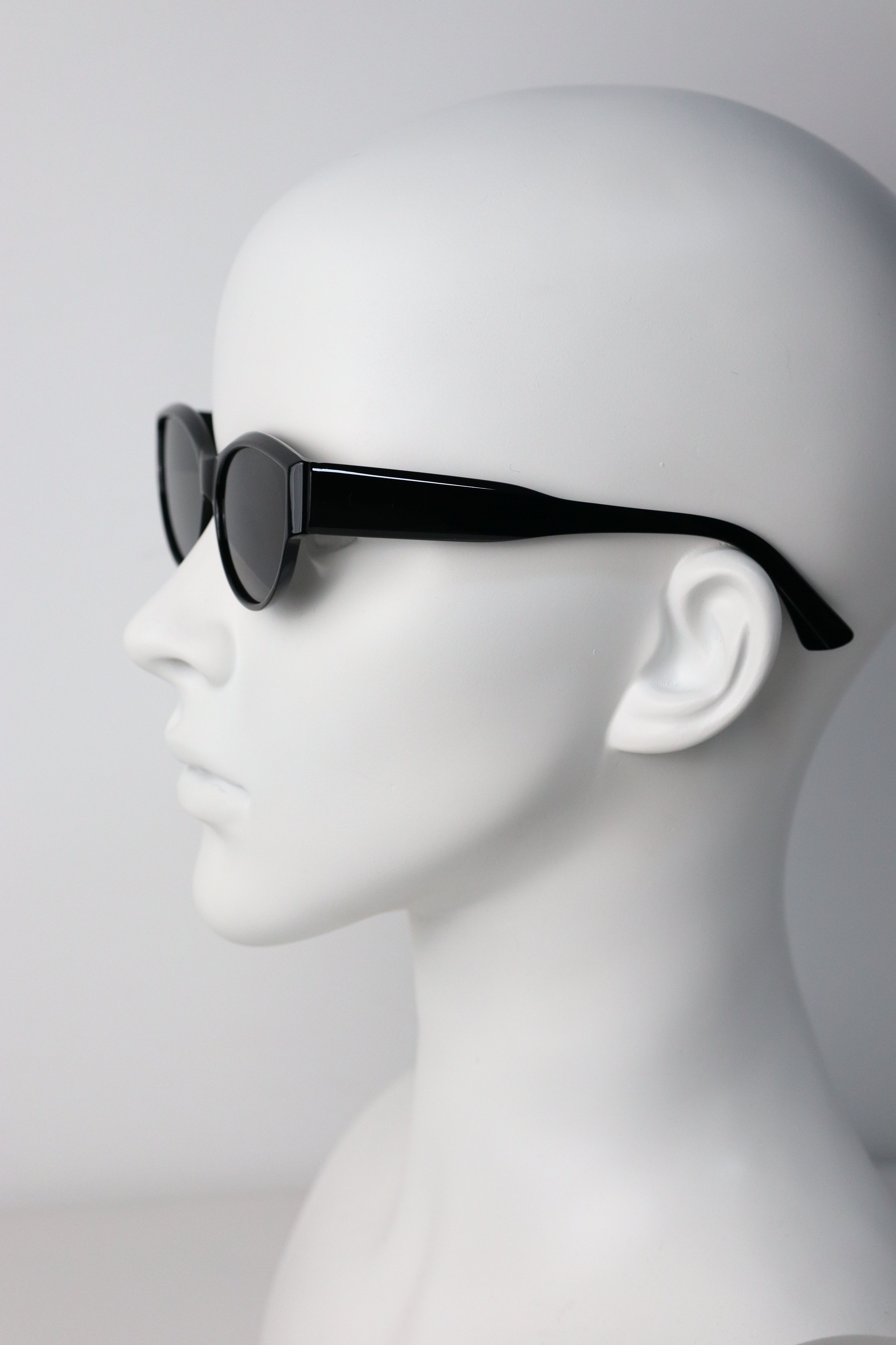 Japanese Brand Y2k Avant Garde Futuristic Black Sunglasses Unisex OS Size ONE SIZE - 4 Thumbnail