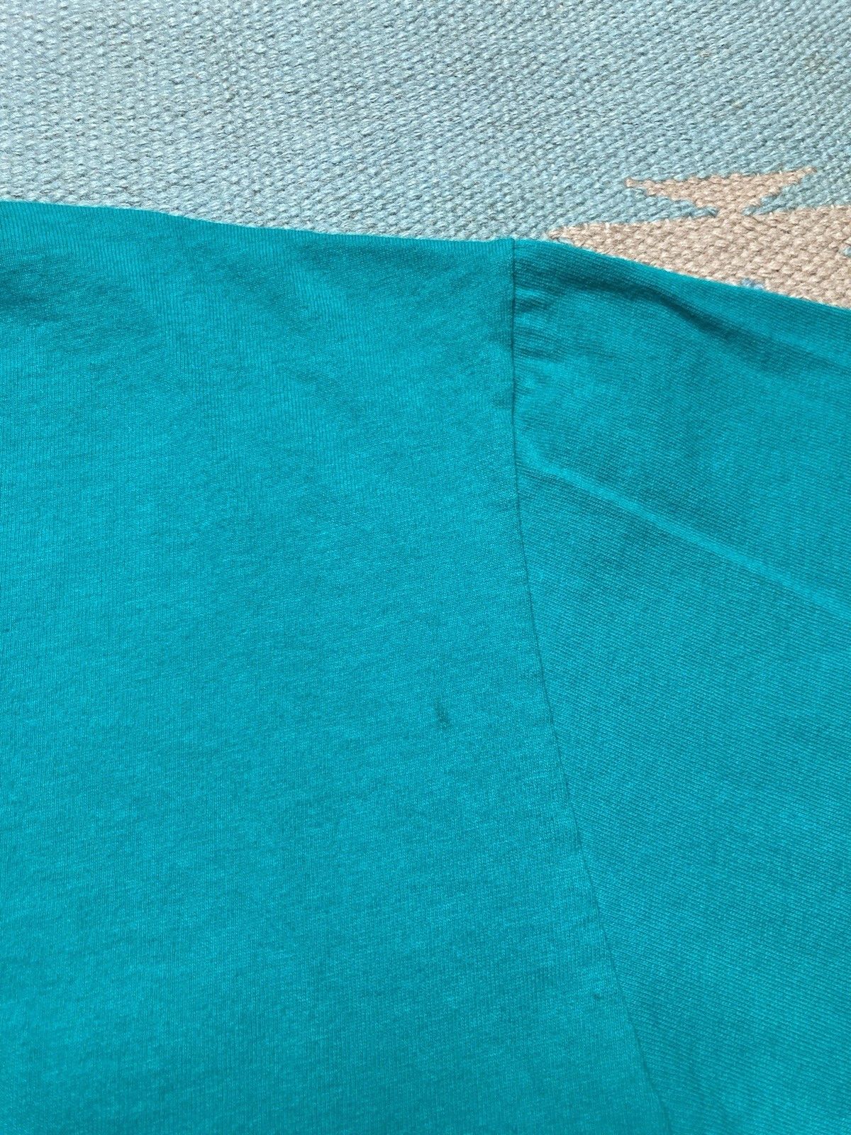 Vintage 90s t shirt Waikiki beach Hawaii ocean palm tree dolphin L Size US L / EU 52-54 / 3 - 8 Thumbnail