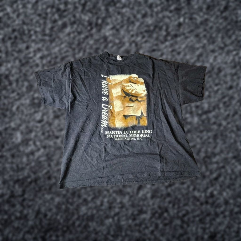 Delta VINTAGE Delta T-Shirt Mens 2XL Martin Luther King Washington DC Memorial I HAVE A DREAM Black Cotton Crew Neck Short Sleeve Print 90s USA History Mens Size US XXL / EU 58 / 5 - 1 Thumbnail