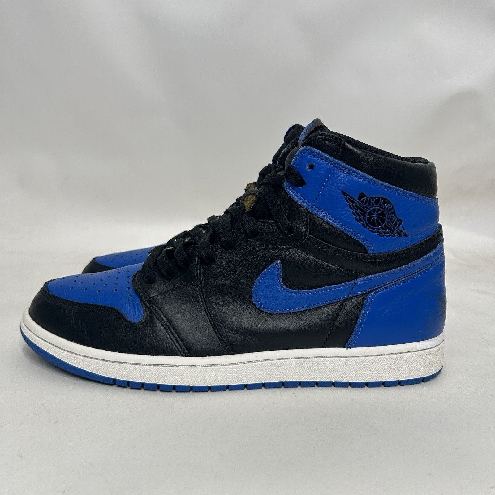 Jordan Brand Nike Air Jordan 1 Retro High OG “Royal” 2017 Size US 11.5 / EU 44-45 - 5 Thumbnail