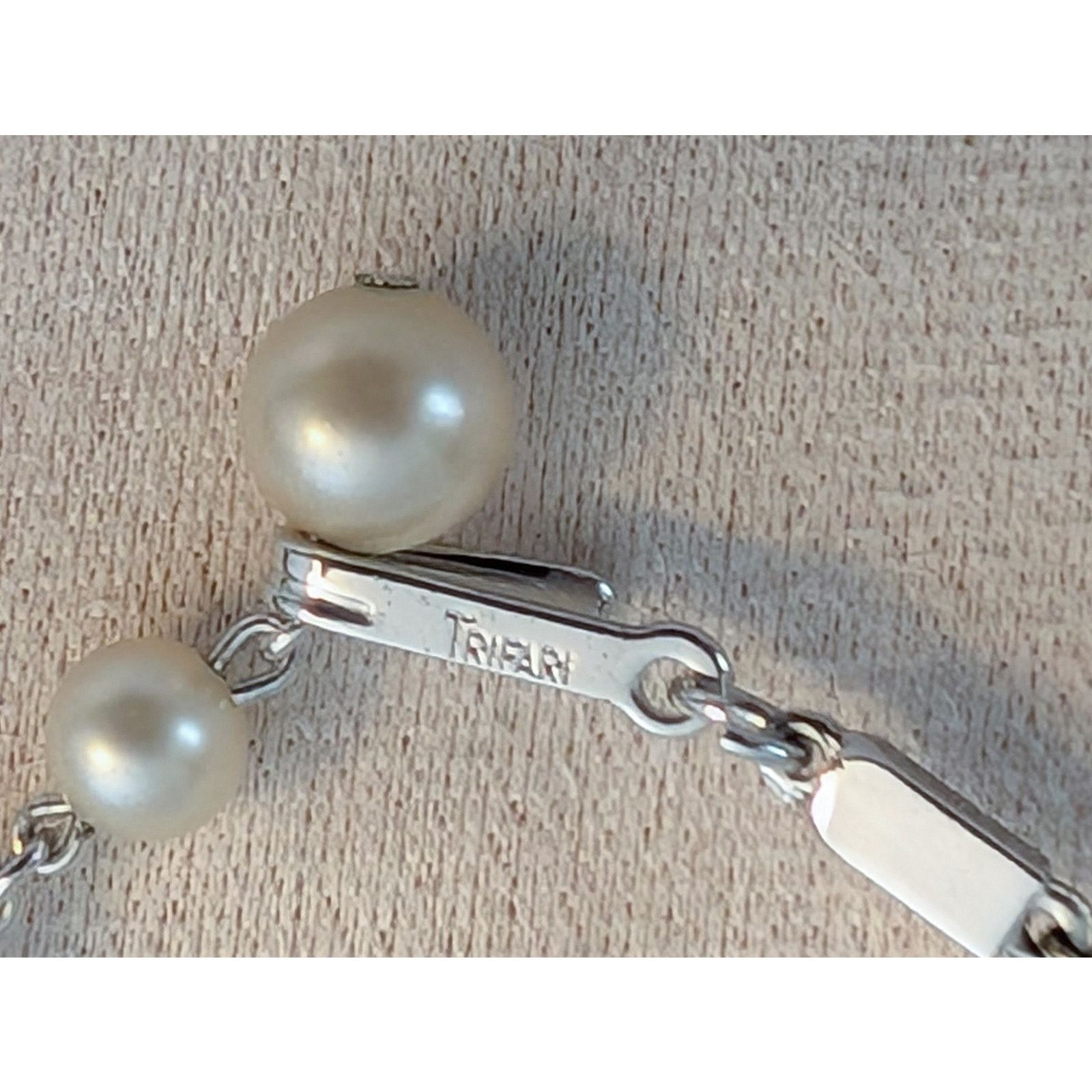 Vintage Vintage 1980s Trifari 15" Ivory Faux Pearl Choker Necklace Size ONE SIZE - 4 Thumbnail