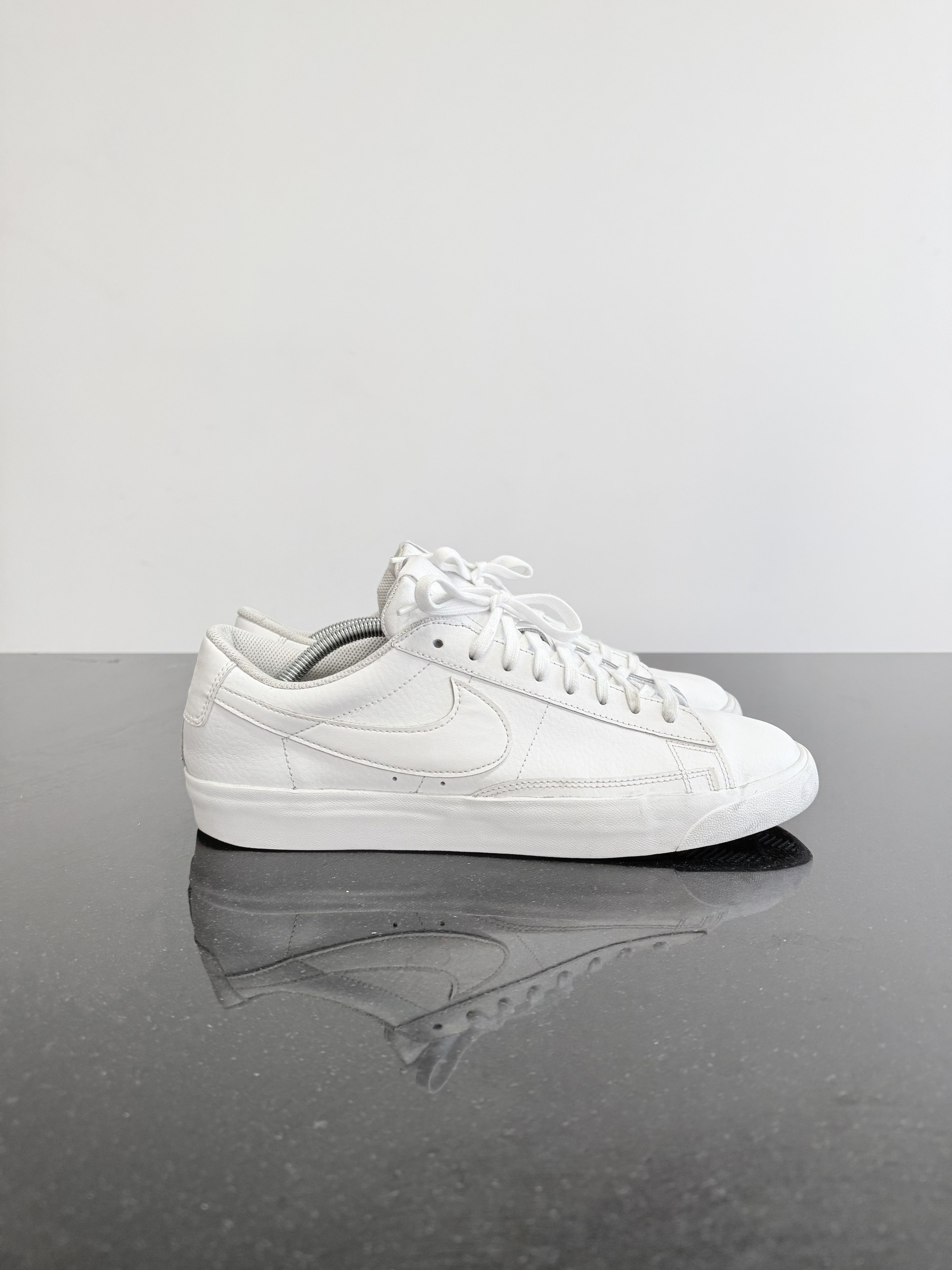 Nike Blazer Low LE 'Triple White' Size US 11.5 / EU 44-45 - 3 Thumbnail