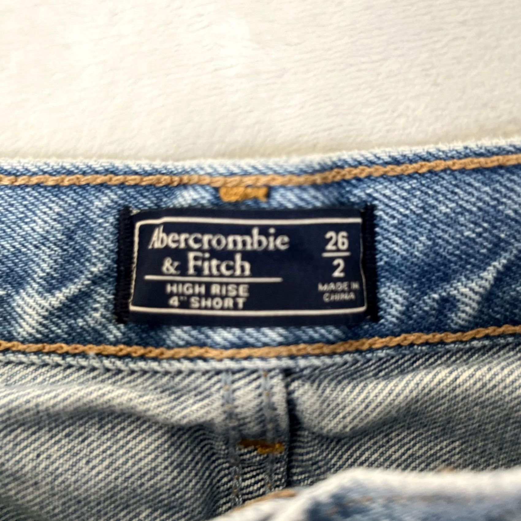 Abercrombie & Fitch Abercrombie & Fitch Shorts Womens 2 26 Blue High Rise 4" Short Distressed Denim Cut-Off Front Pockets Button Fly Casual Summer Mens No (invalid) Size 26" / US 2 / IT 38 - 2 Thumbnail