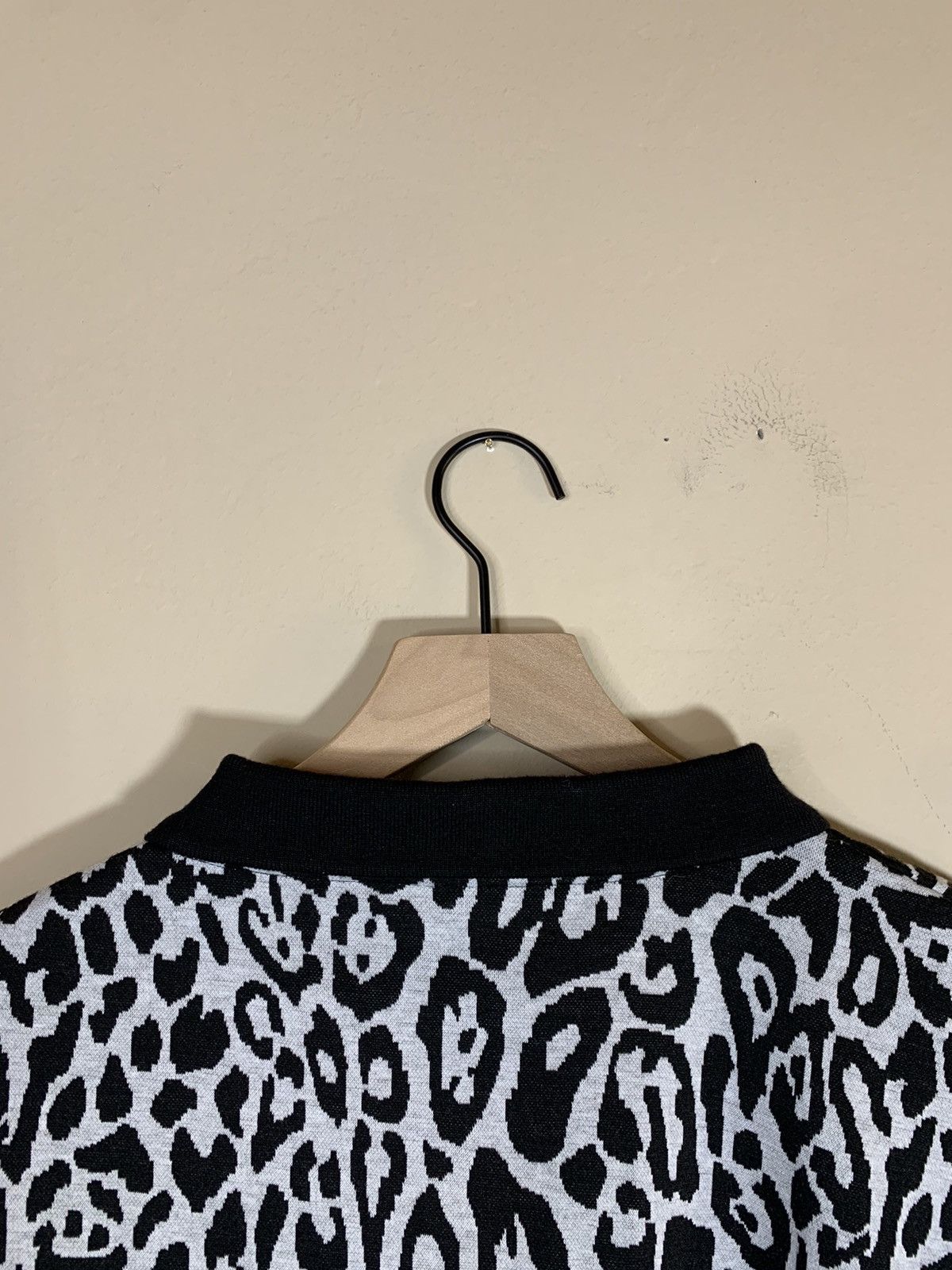 Designer × Pleasures *RARE* Pleasures Leopard Knit Henley Long Sleeve Sweater XL Size US XL / EU 56 / 4 - 5 Thumbnail