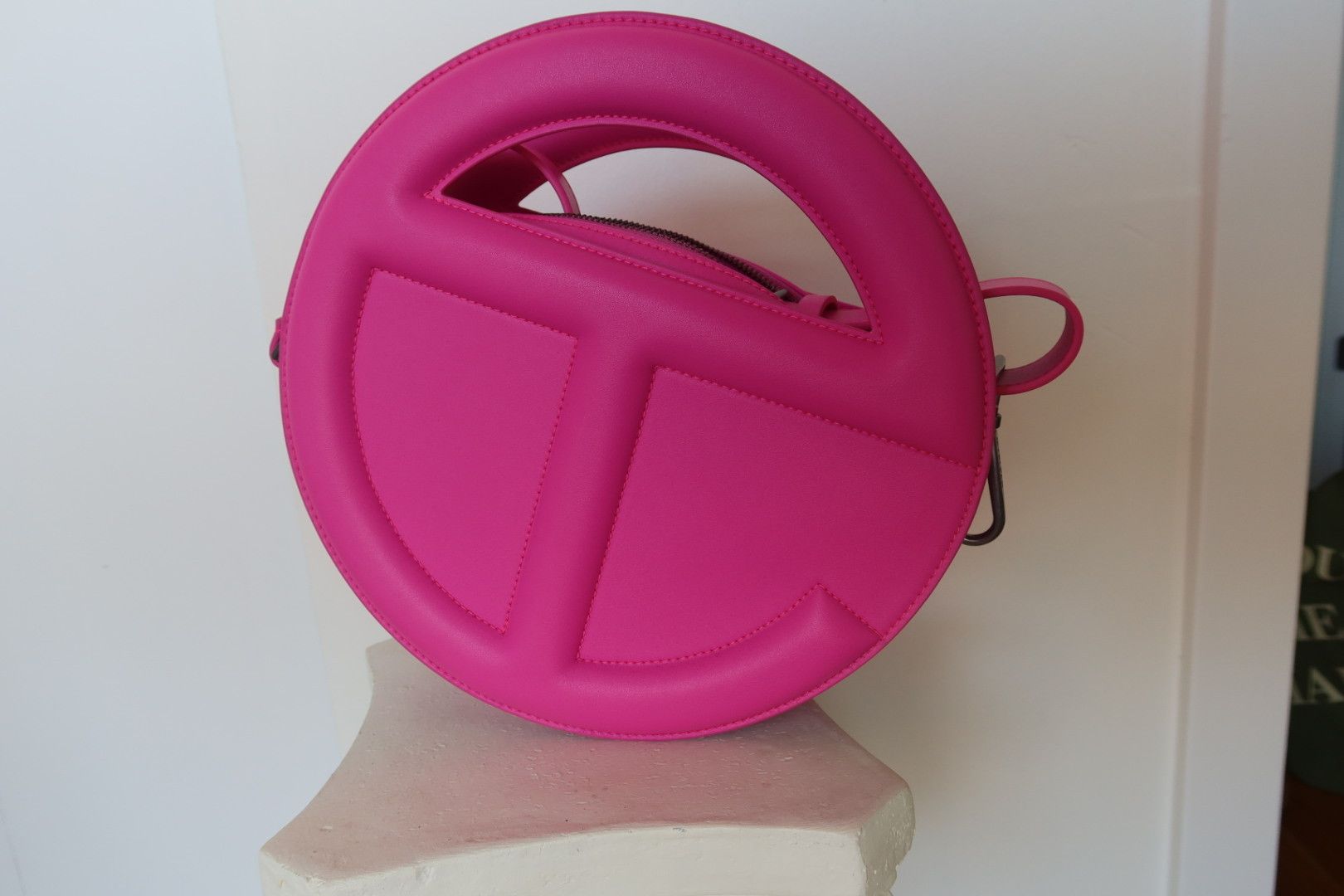 Telfar Telfar Major Circle Bag Azalea Size ONE SIZE - 1 Thumbnail