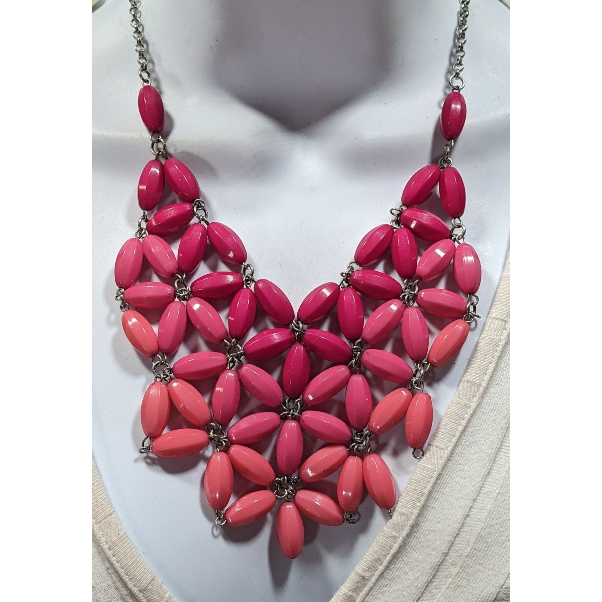Other Fairycore Pink Ombre Beaded Floral Bib Necklace Size ONE SIZE - 2 Thumbnail