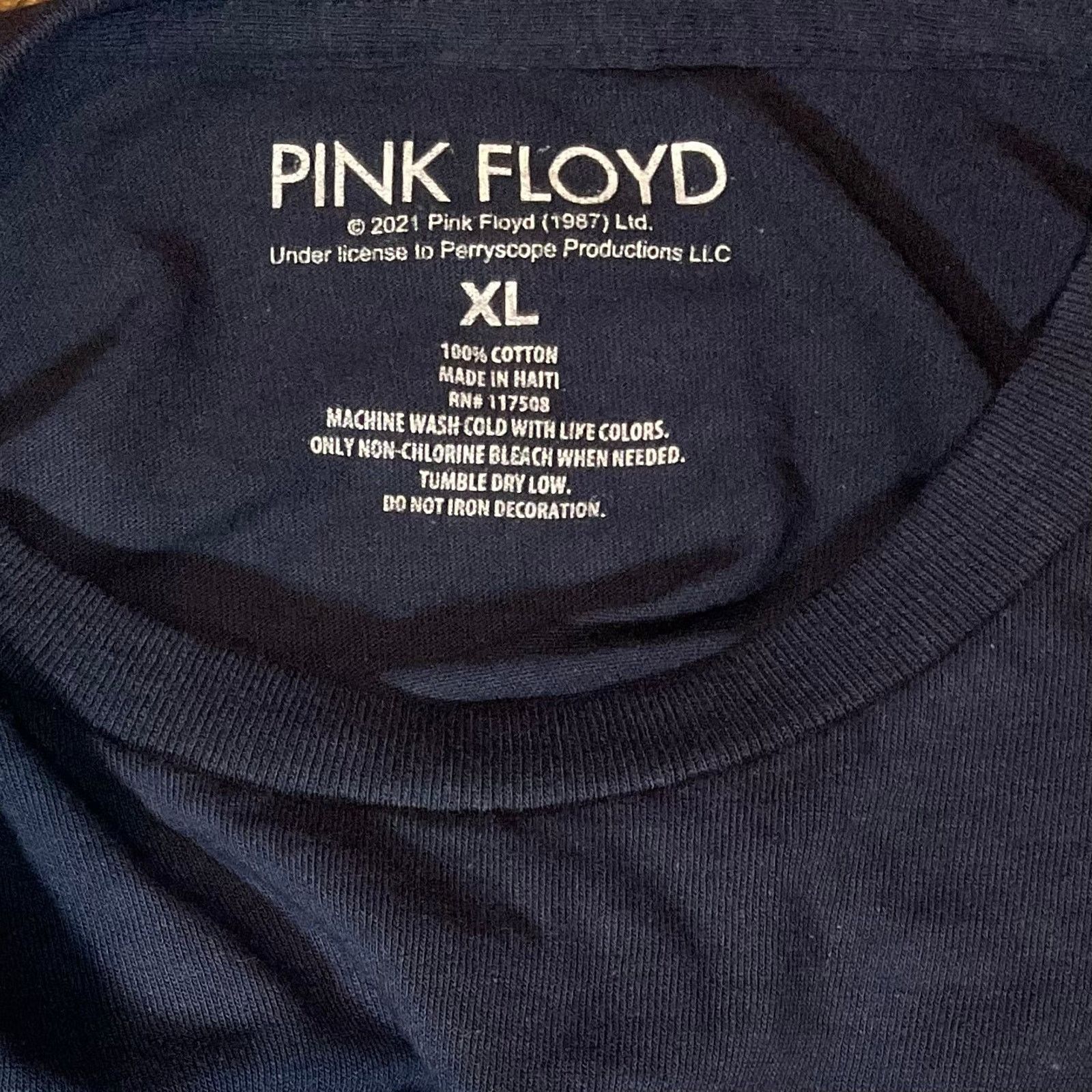 Pink Floyd 🌈 Pink Floyd “Dark Side of the Moon” Tees (XL) Size US XL / EU 56 / 4 - 4 Thumbnail