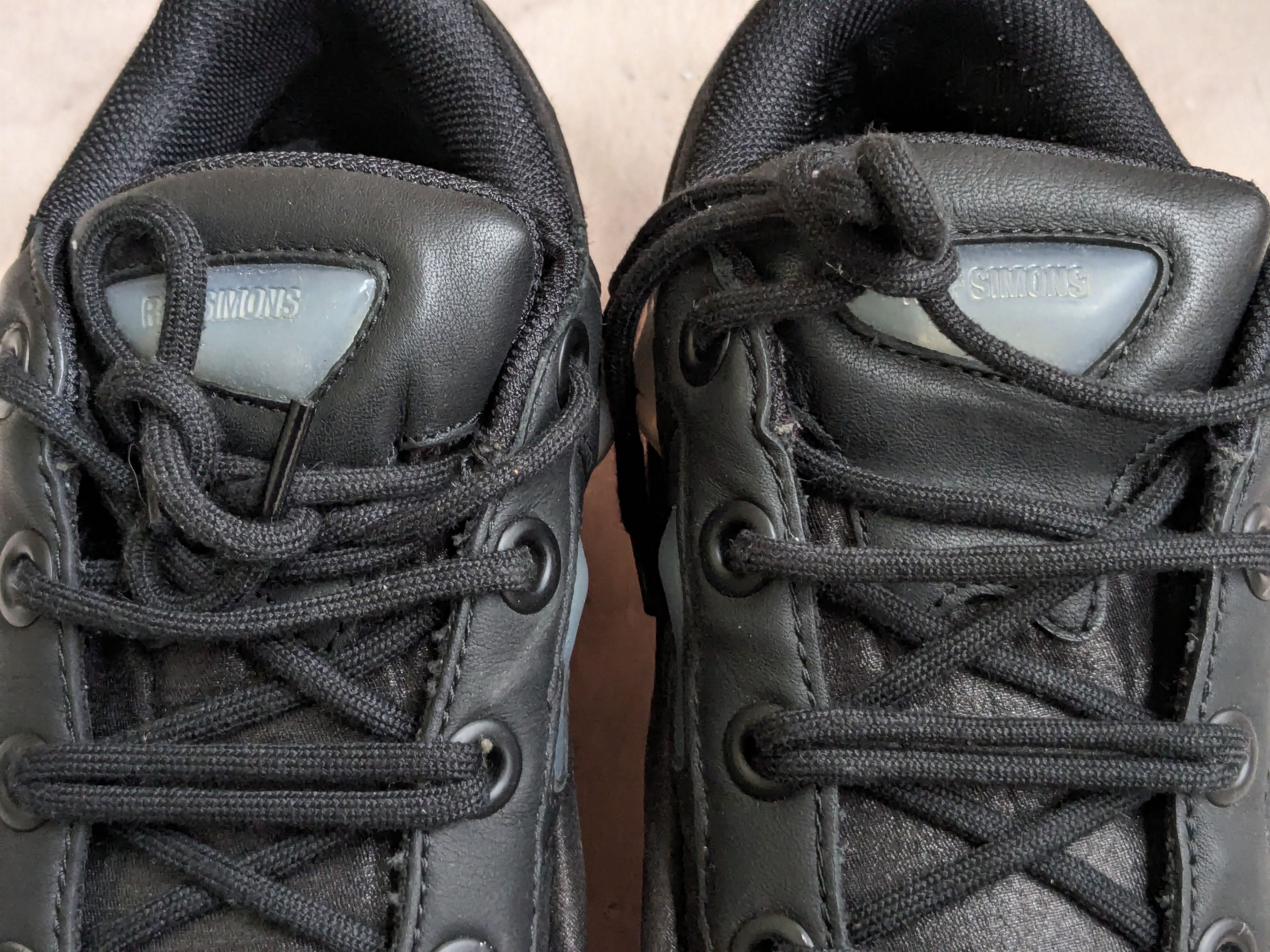 Raf Simons Adidas Raf Simons Ozweego 3 Black Scarlet DA8775 Black 7 Size US 7 / EU 40 - 4 Thumbnail