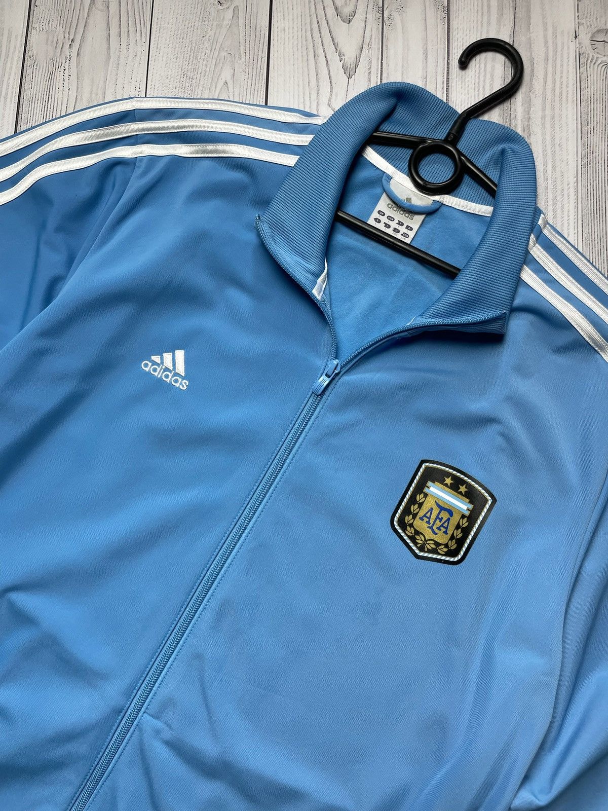 Vintage Vintage Adidas Argentina 10 Messi rare track jacket size L Size US L / EU 52-54 / 3 - 3 Thumbnail