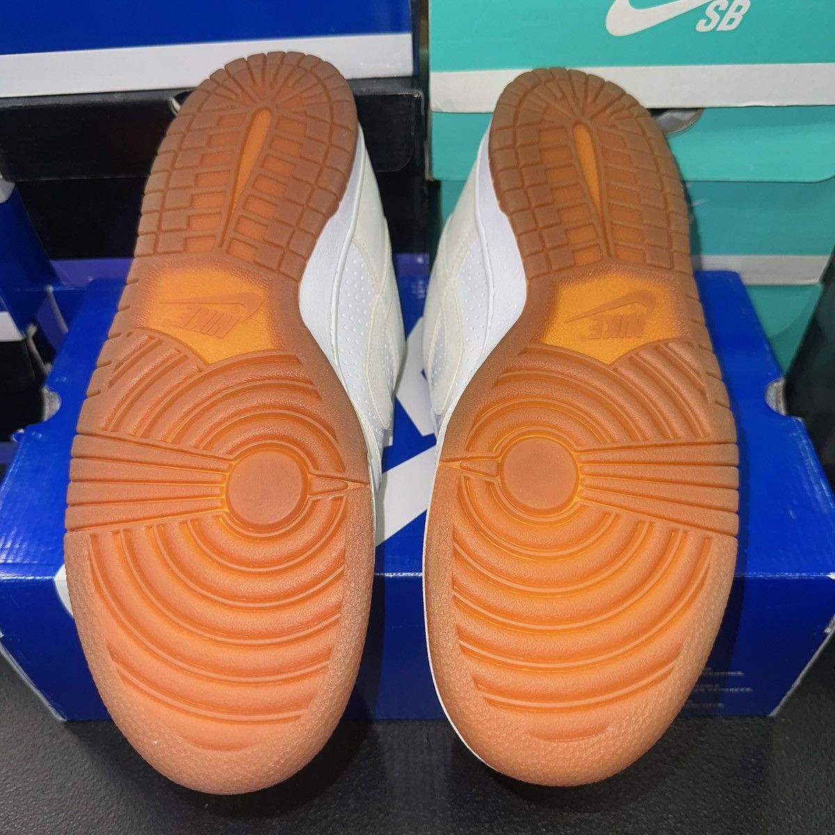 Nike Size 10.5 - Nike Dunk Premium Low White 313170-112 Size US 10.5 / EU 43-44 - 5 Thumbnail