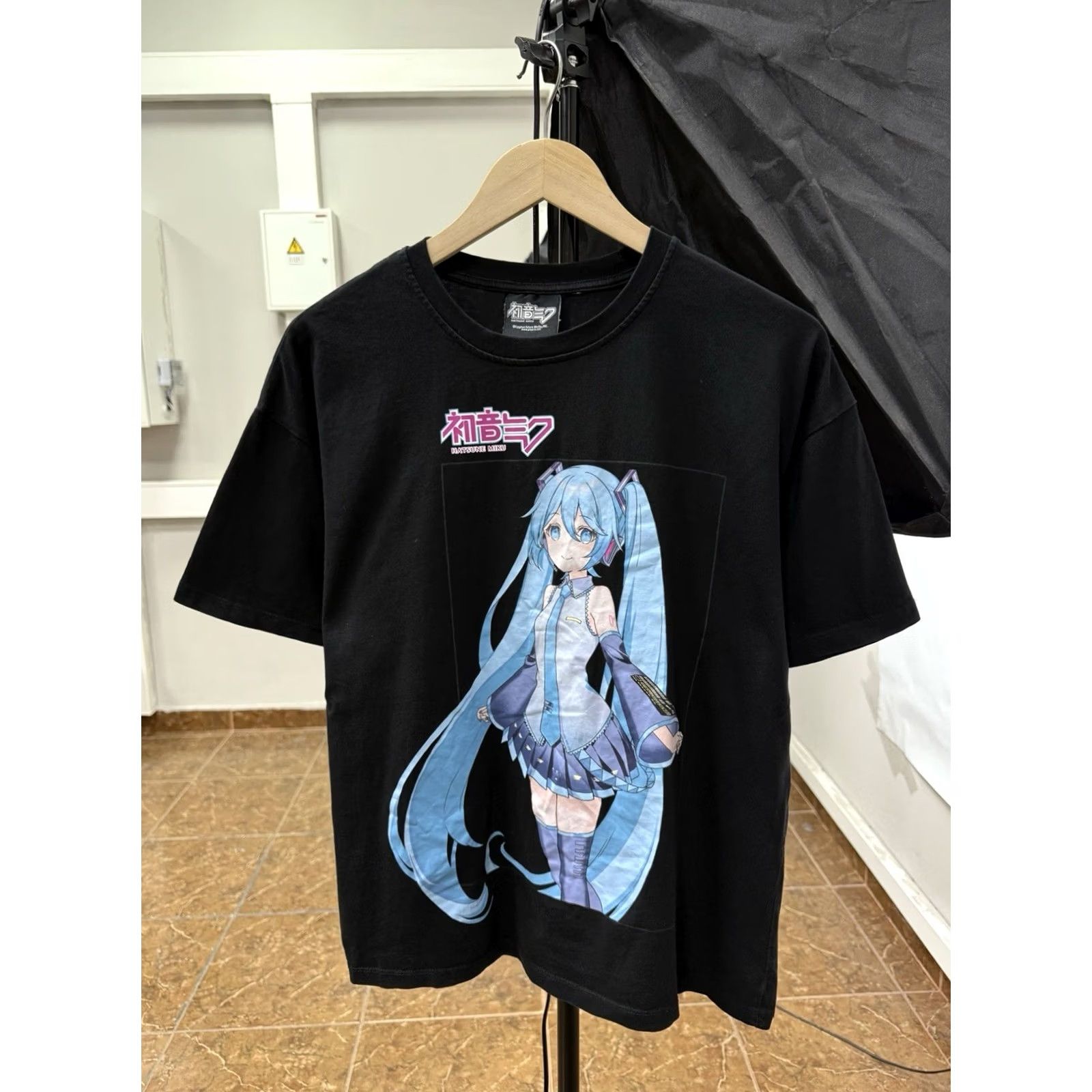 Vintage VINTAGE Hatsune Miku T-Shirt Mens M Black Art by Choocy CFM T-Shirt Size M Size US M / EU 48-50 / 2 - 2 Thumbnail