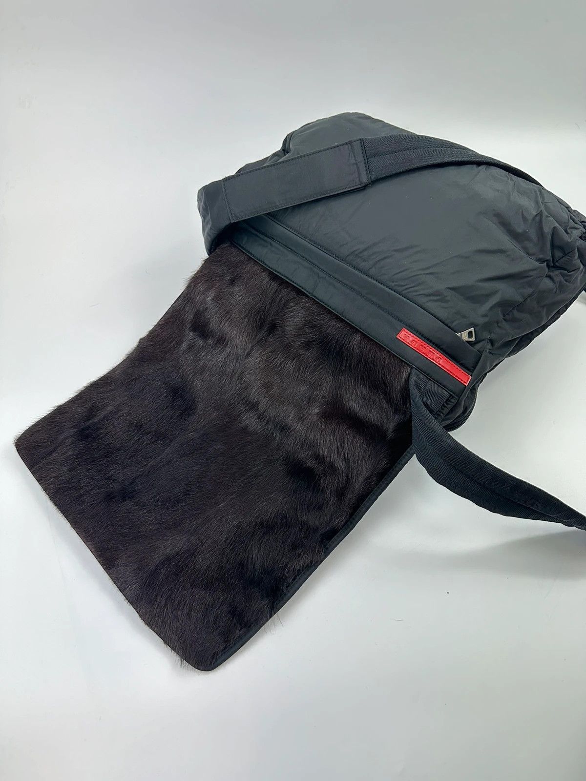Prada Prada Sport FW1999 Fur Nylon Crossbody Bag Slingbag Black Size ONE SIZE - 10 Thumbnail