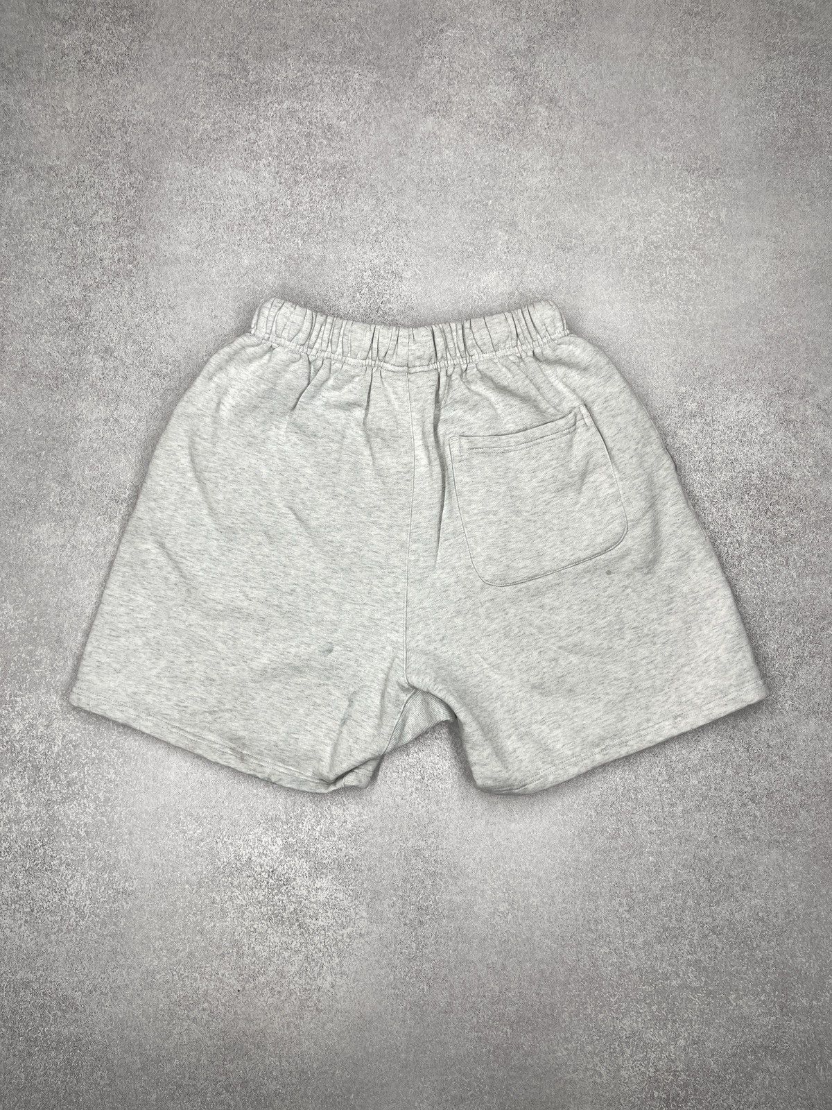 Essentials Fear of God Essentials Sweat Shorts Heather Grey Size US 32 / EU 48 - 7 Thumbnail