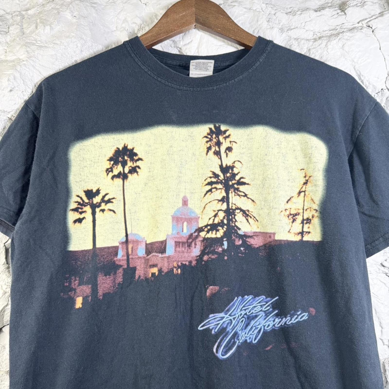 Other VTG Eagles Hotel California Tee Size Medium Size US M / EU 48-50 / 2 - 1 Thumbnail