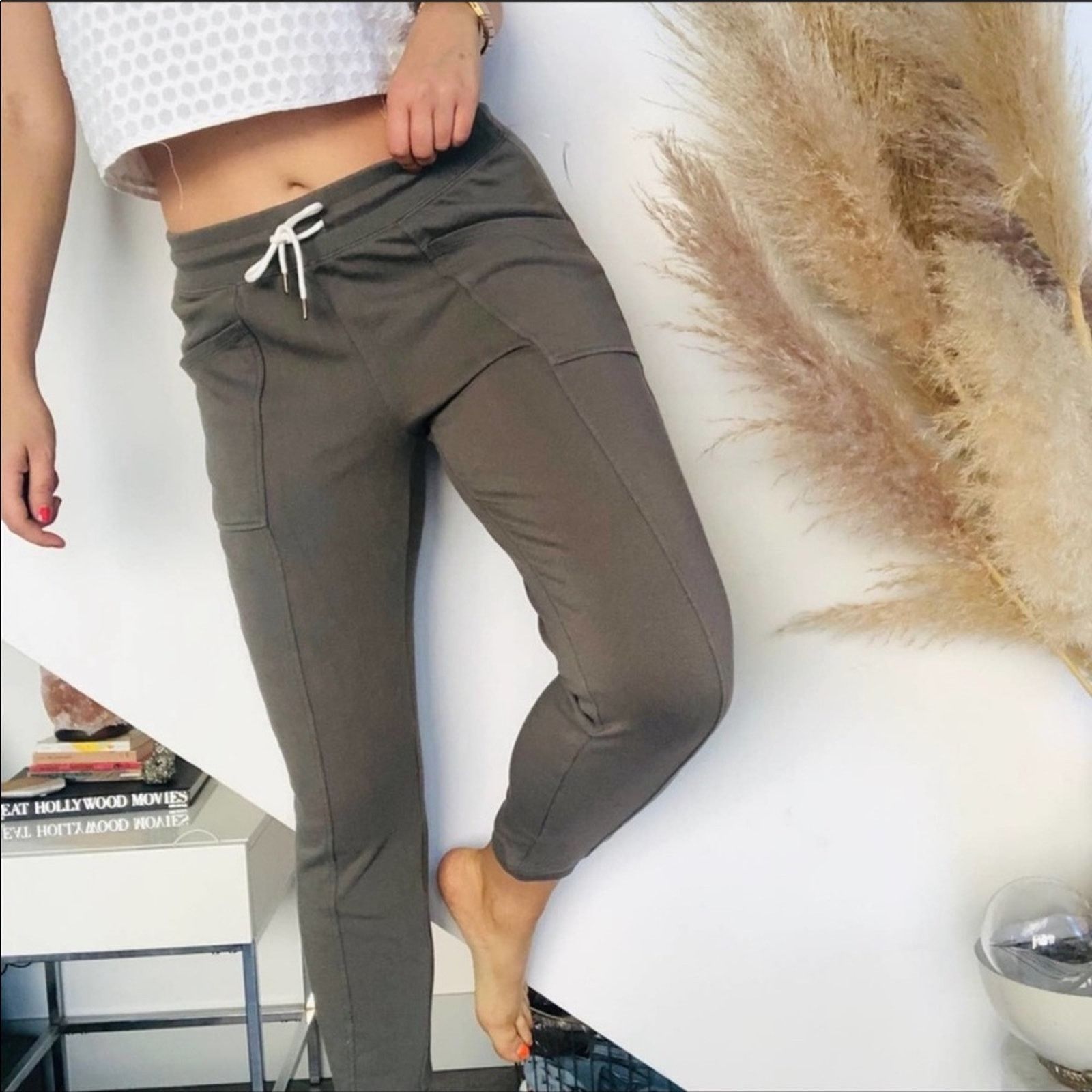 Old Navy OLD NAVY Olive Green Sweatpants Terry Joggers Pants Ankle M Size 30" / US 8 / IT 44 - 2 Thumbnail