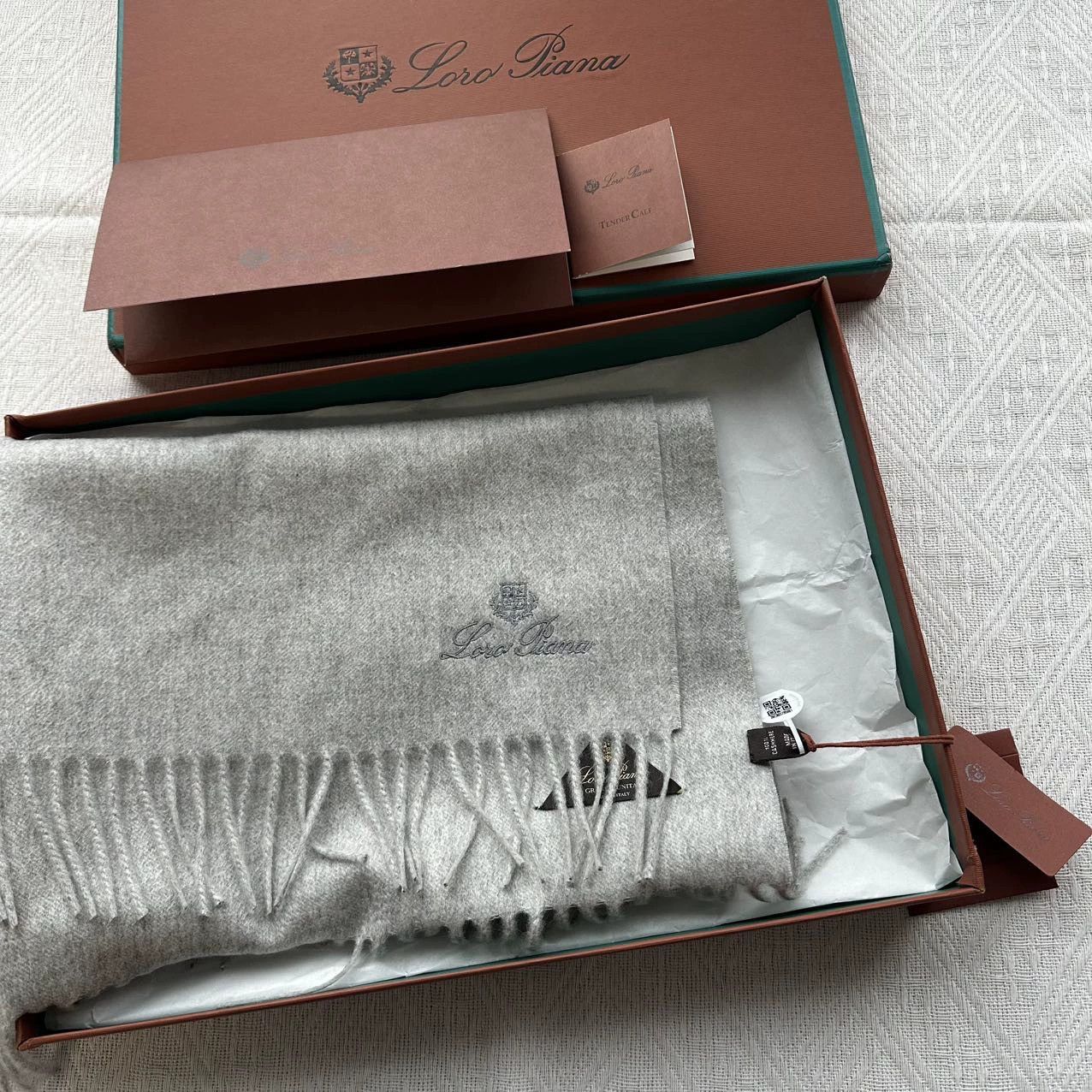Loro Piana Unused Loro Piana Gray Cashmere Scarf Unisex Stock Size ONE SIZE - 1 Thumbnail