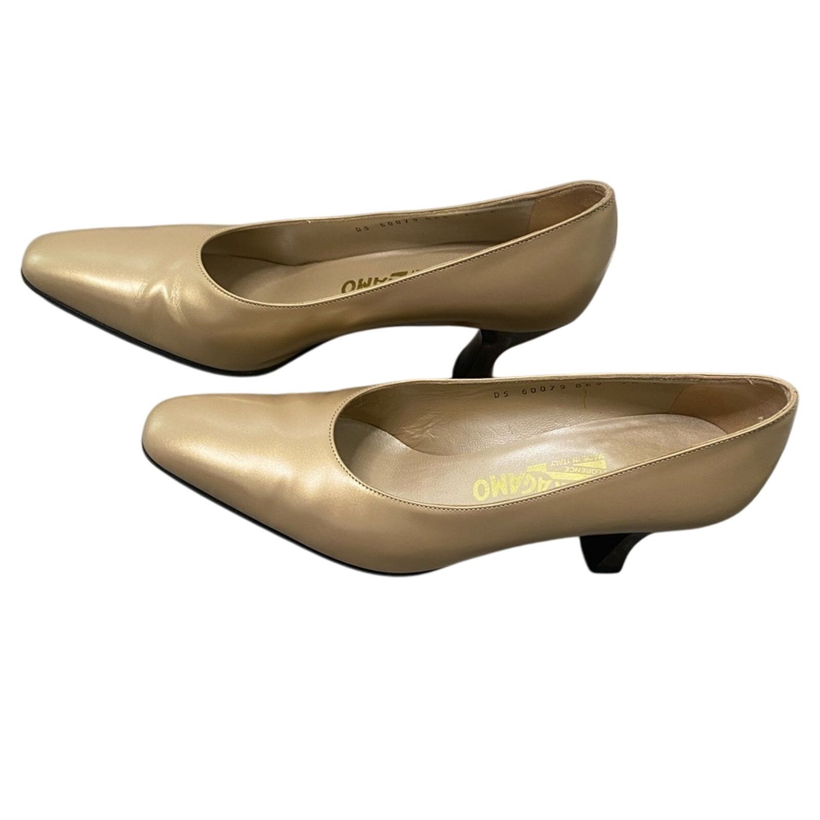 Salvatore Ferragamo Vintage Salvatore Ferragamo Beige Heels Pumps Size 7.5 Size US 7.5 / IT 37.5 - 11 Thumbnail