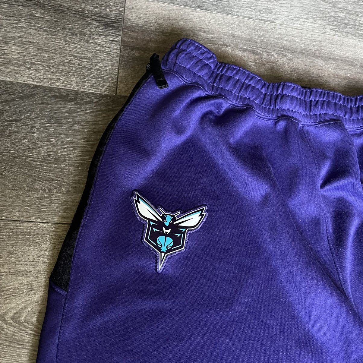 NBA NBA Charlotte Hornets Basketball Team Warm Up Shorts Size XL Size US 34 / EU 50 - 4 Thumbnail