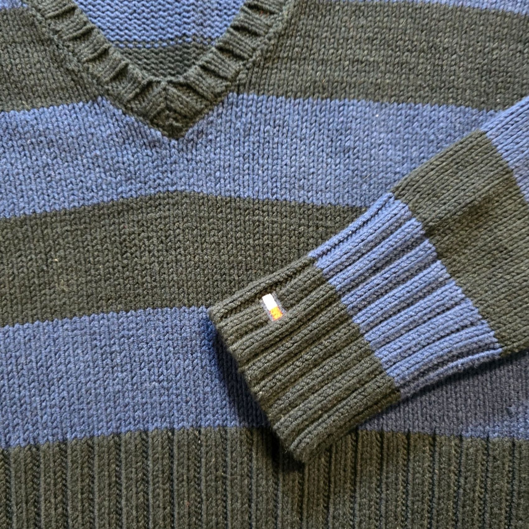 Tommy Hilfiger VINTAGE Tommy Hilfiger Sweater Womens Size Small Blue Rugby Striped V Neck Pullover Knit Regular Classic Winter Womens Size S / US 4 / IT 40 - 4 Thumbnail