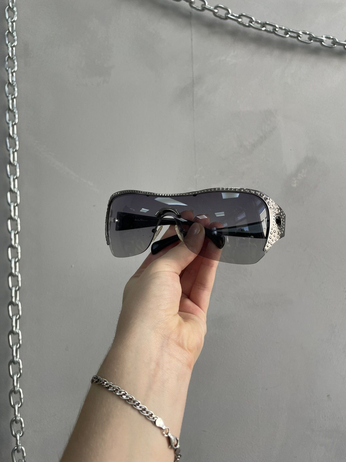 Salvatore Ferragamo Rare Salvatore Ferragamo strass shield musk sunglasses Size ONE SIZE - 9 Thumbnail