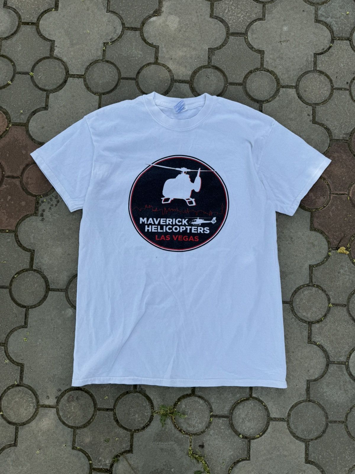 Vintage Vintage Maverick Helicopters Y2K Tee Shirt Size US M / EU 48-50 / 2 - 1 Thumbnail