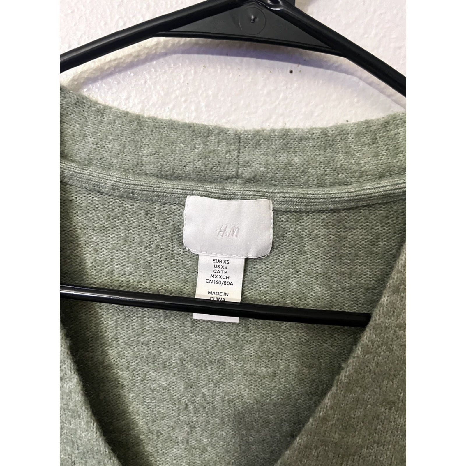 H&M H&M Sweater Womens XS V-Neck Oversized Comfort Soft Knit Cozy Green Regular Pullover Size XS / US 0-2 / IT 36-38 - 3 Thumbnail