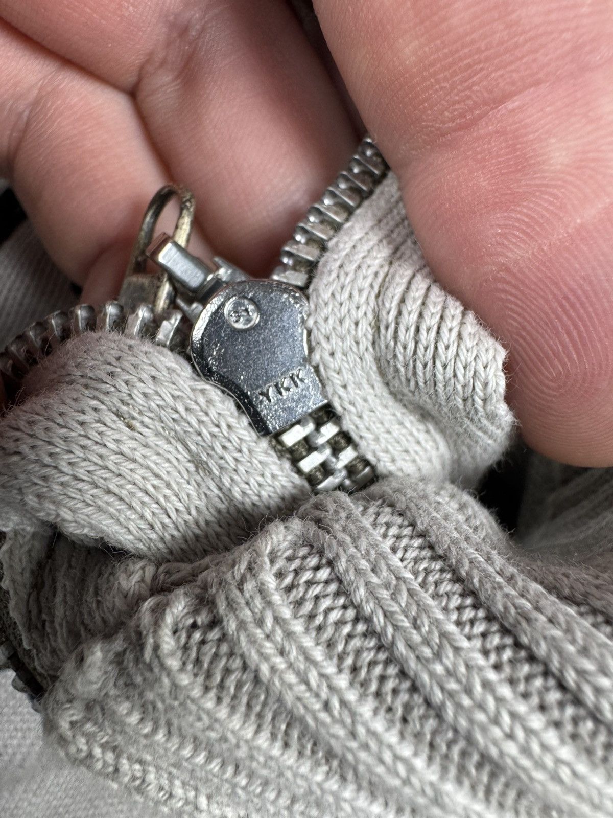 Diesel Vintage Diesel Snoweagles Light Zip Beige Sweater Y2K Size US L / EU 52-54 / 3 - 13 Thumbnail