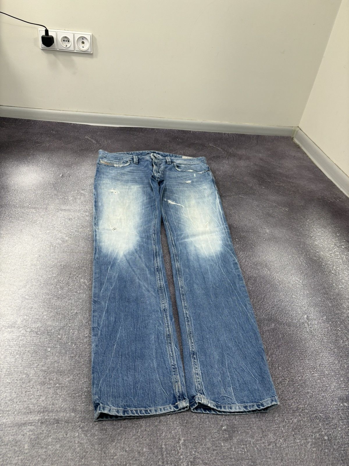 Diesel Vintage Diesel Thavar Y2K Faded Blue Ripped Slim Denim Jeans Size US 33 - 3 Thumbnail