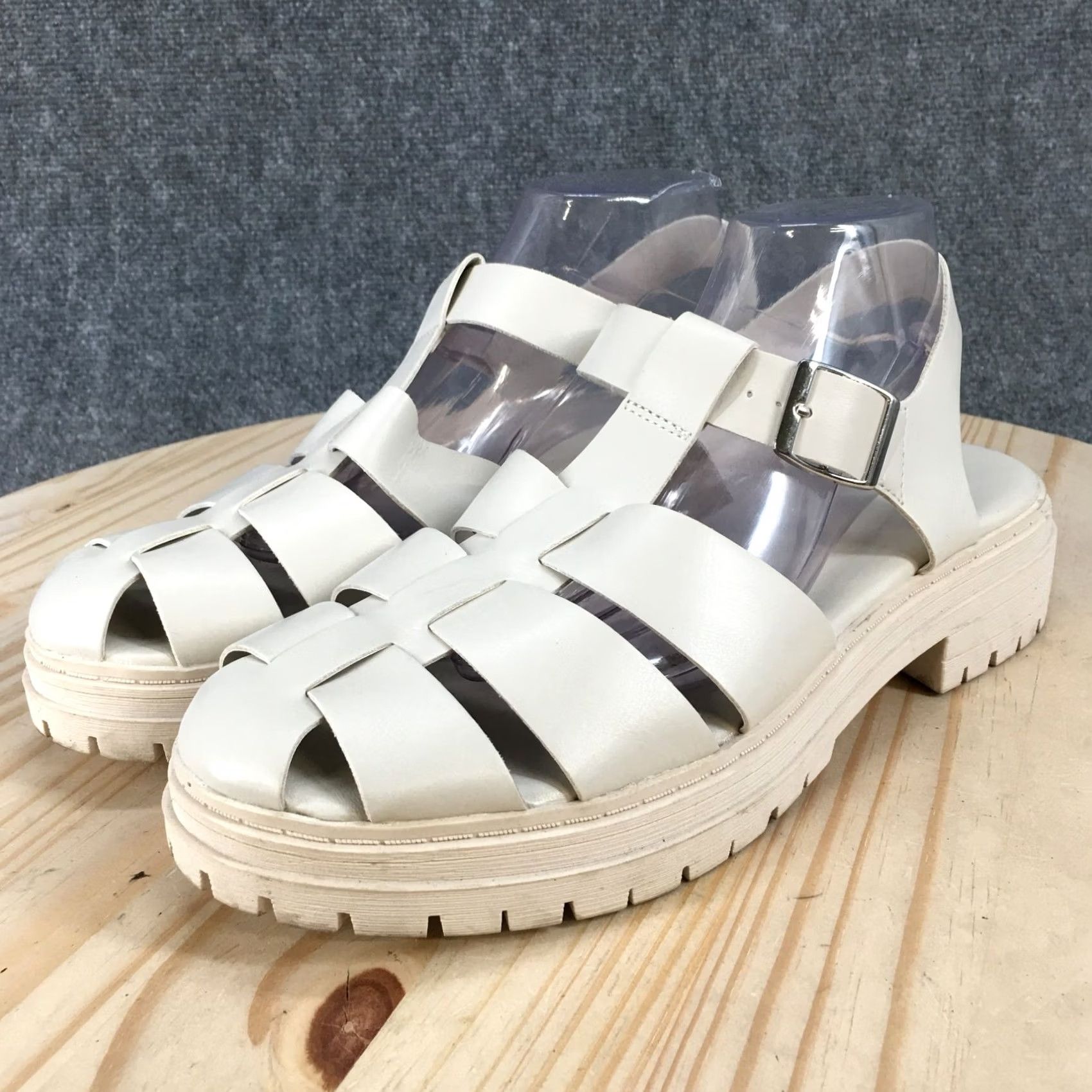 Old Navy Old Navy Sandals Womens 11 Black Leather Chunky Fisherman Lug Strap Buckle Sandals Size US 11 / IT 41 - 7 Thumbnail